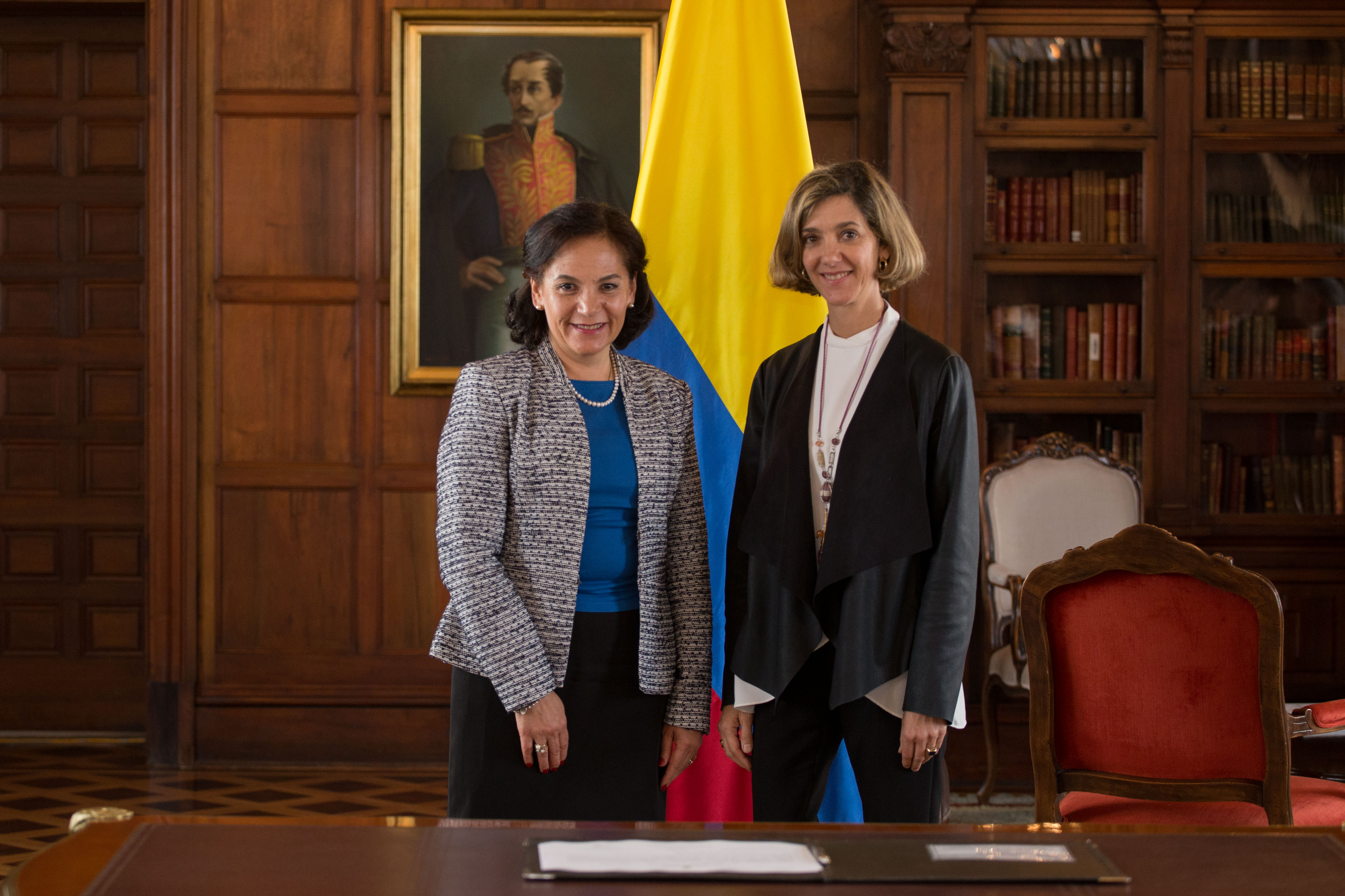 La Embajadora de Carrera Diplomática, Fulvia Elvira Benavides Cotes, es posesionada como Embajadora de Colombia ante el Gobierno de El Salvador 