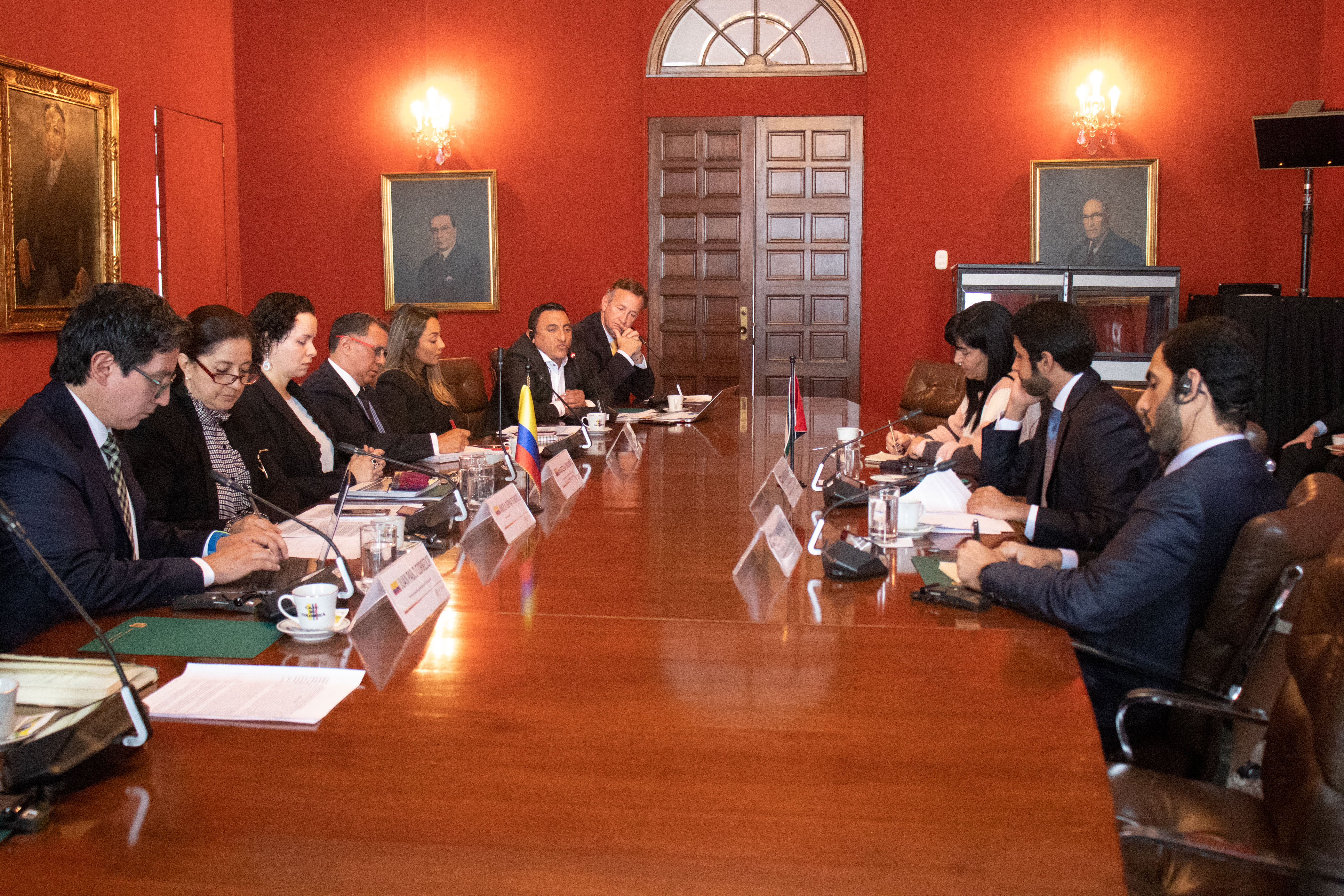 Colombia y Emiratos Árabes Unidos dialogaron sobre cooperación bilateral y proyectos prioritarios en las zonas más necesitadas