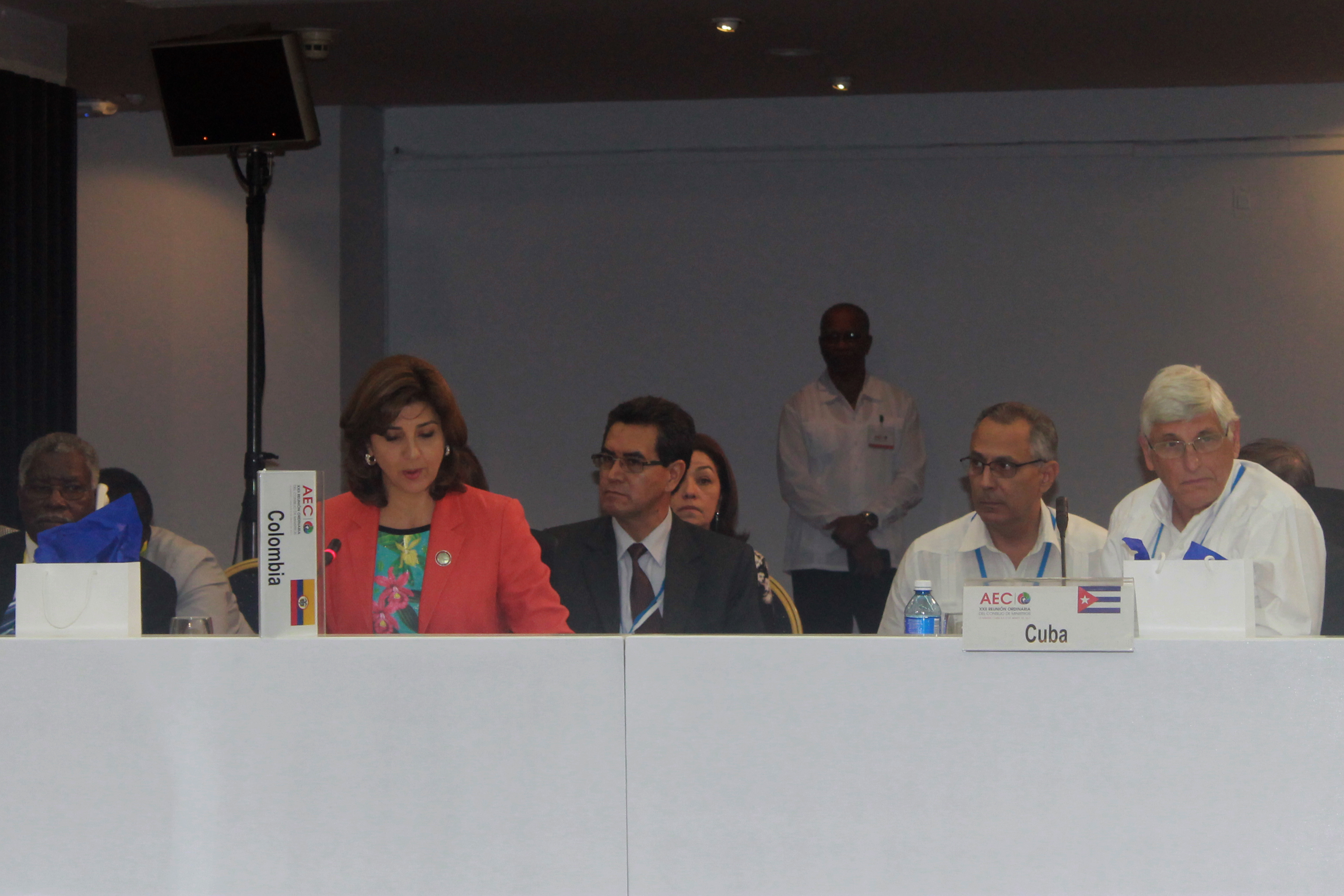 “Fortalezcamos nuestros vínculos comerciales. Unámonos como región y aprovechemos nuestra cercanía”: Canciller Holguín en Cumbre de la Asociación de Estados 