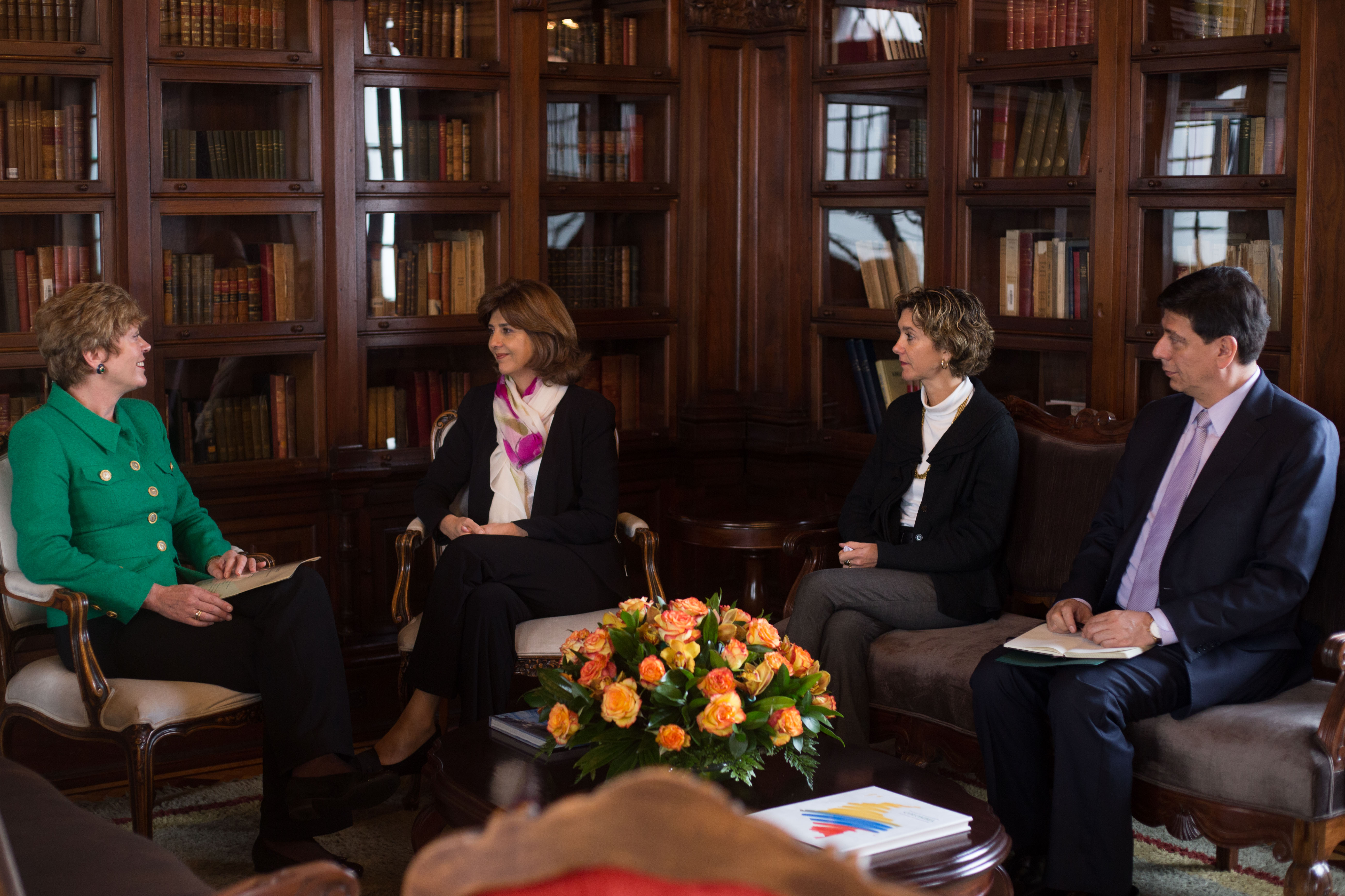 Canciller Holguín recibió copia de cartas credenciales de Embajadora de Austria en Colombia, Mairanne Feldmann