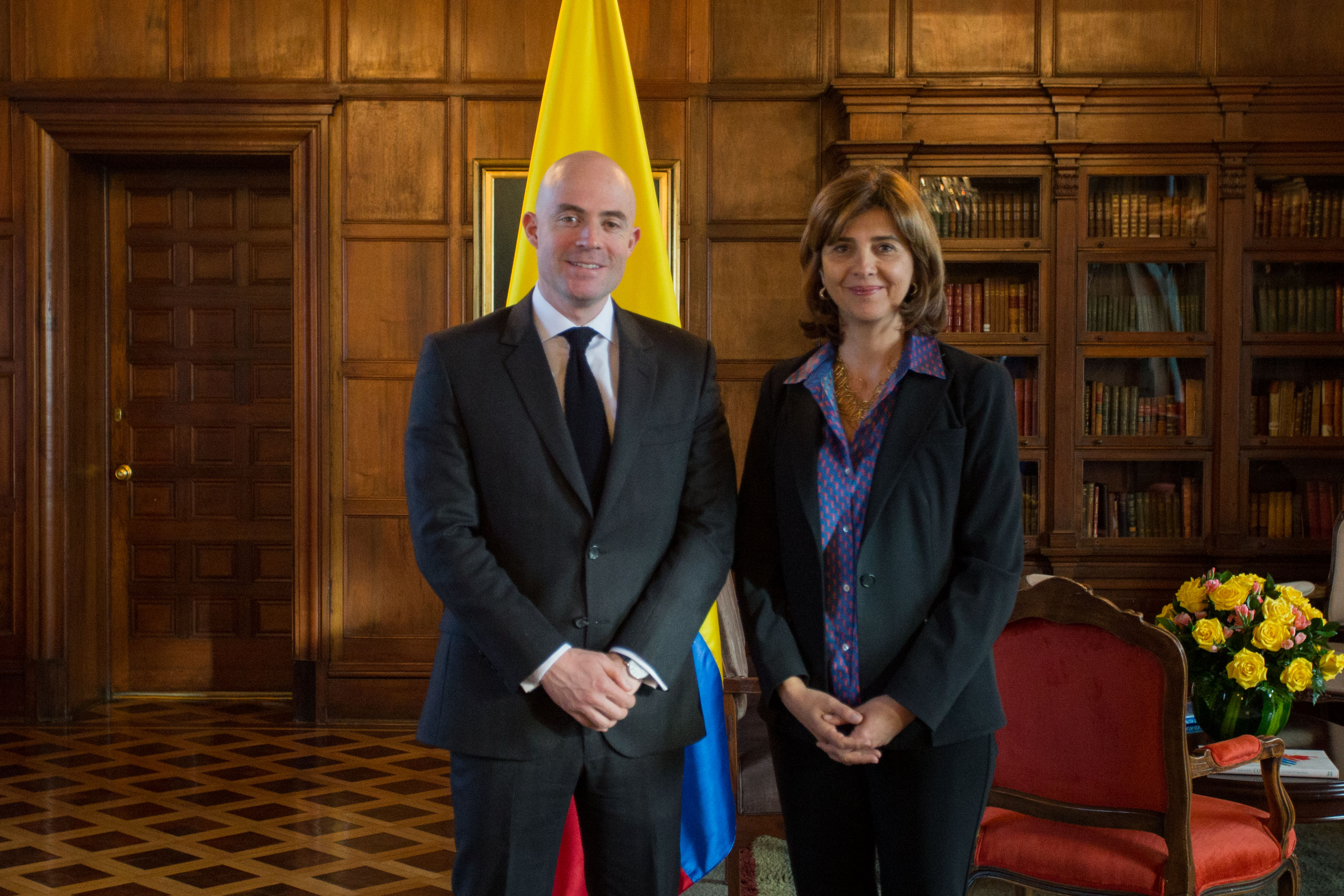 Canciller Holguín posesionó a Jorge Leyva Valenzuela como nuevo Embajador ante Noruega