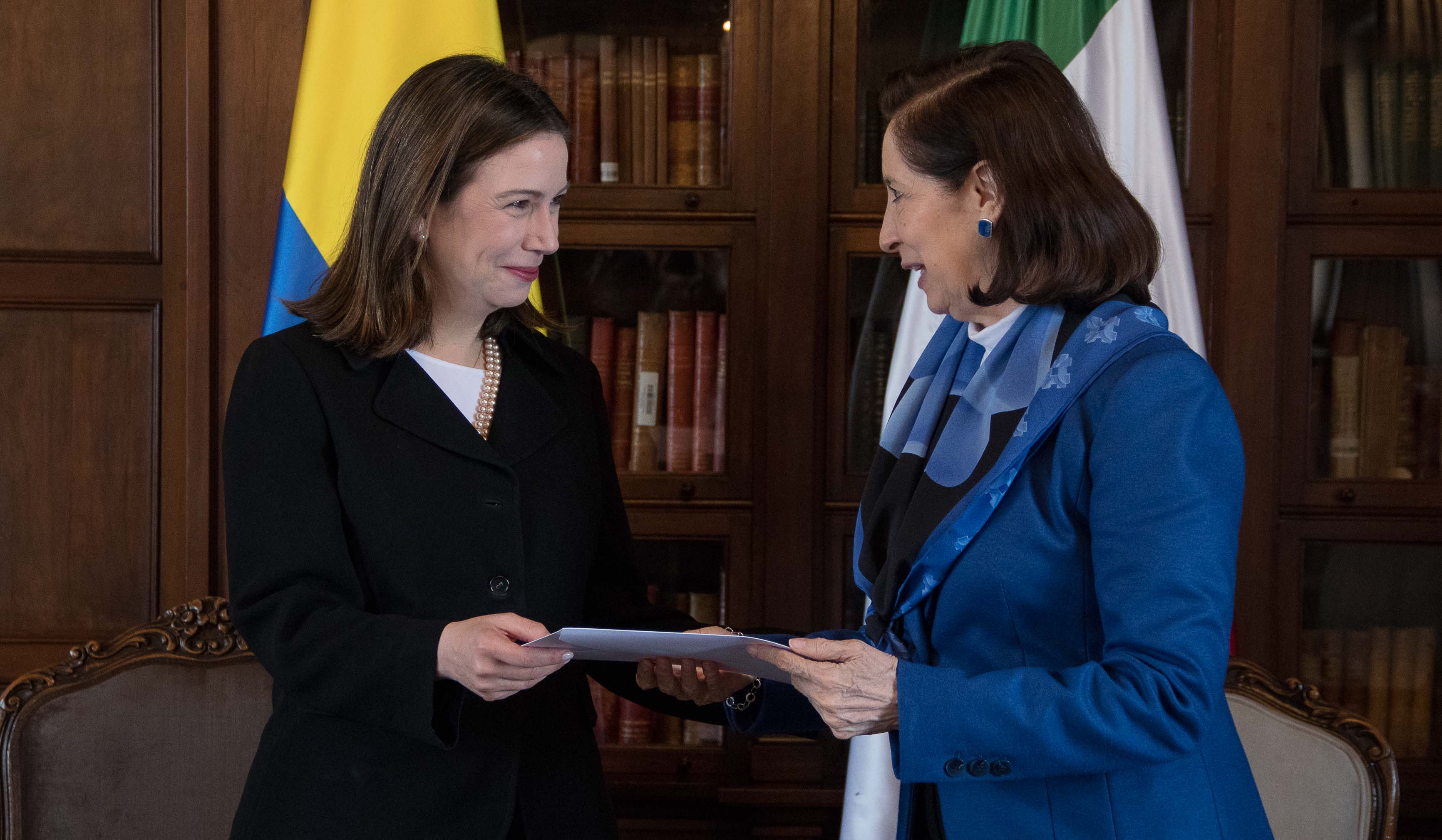Embajadora de México en Colombia, Patricia Galeana, presentó copia de cartas credenciales ante la Viceministra de Asuntos Multilaterales, Adriana Mejía