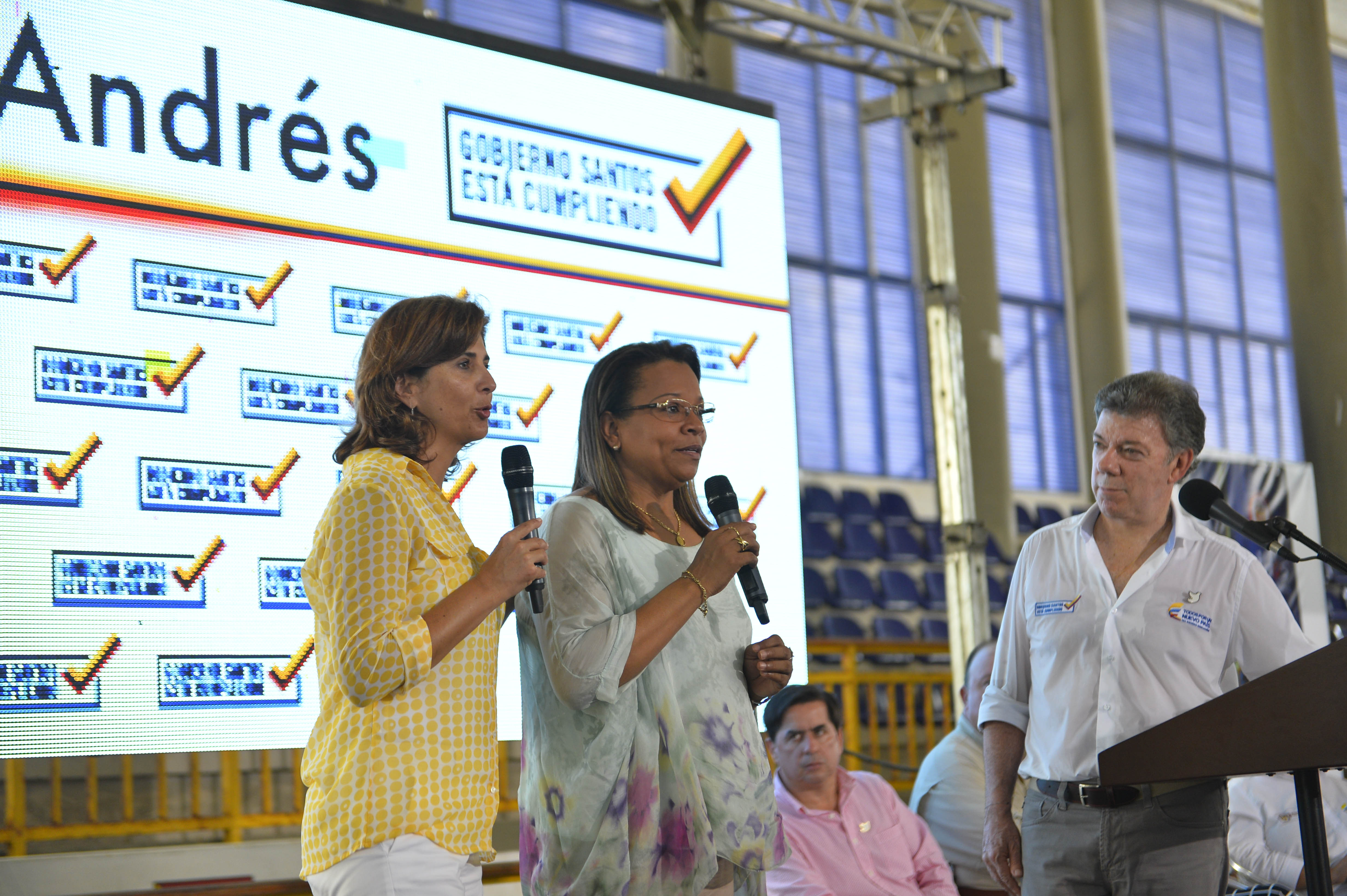 Canciller María Ángela Holguín acompañó al Presidente Santos en San Andrés, en el inicio de la gira para el Fortalecimiento de las Fronteras