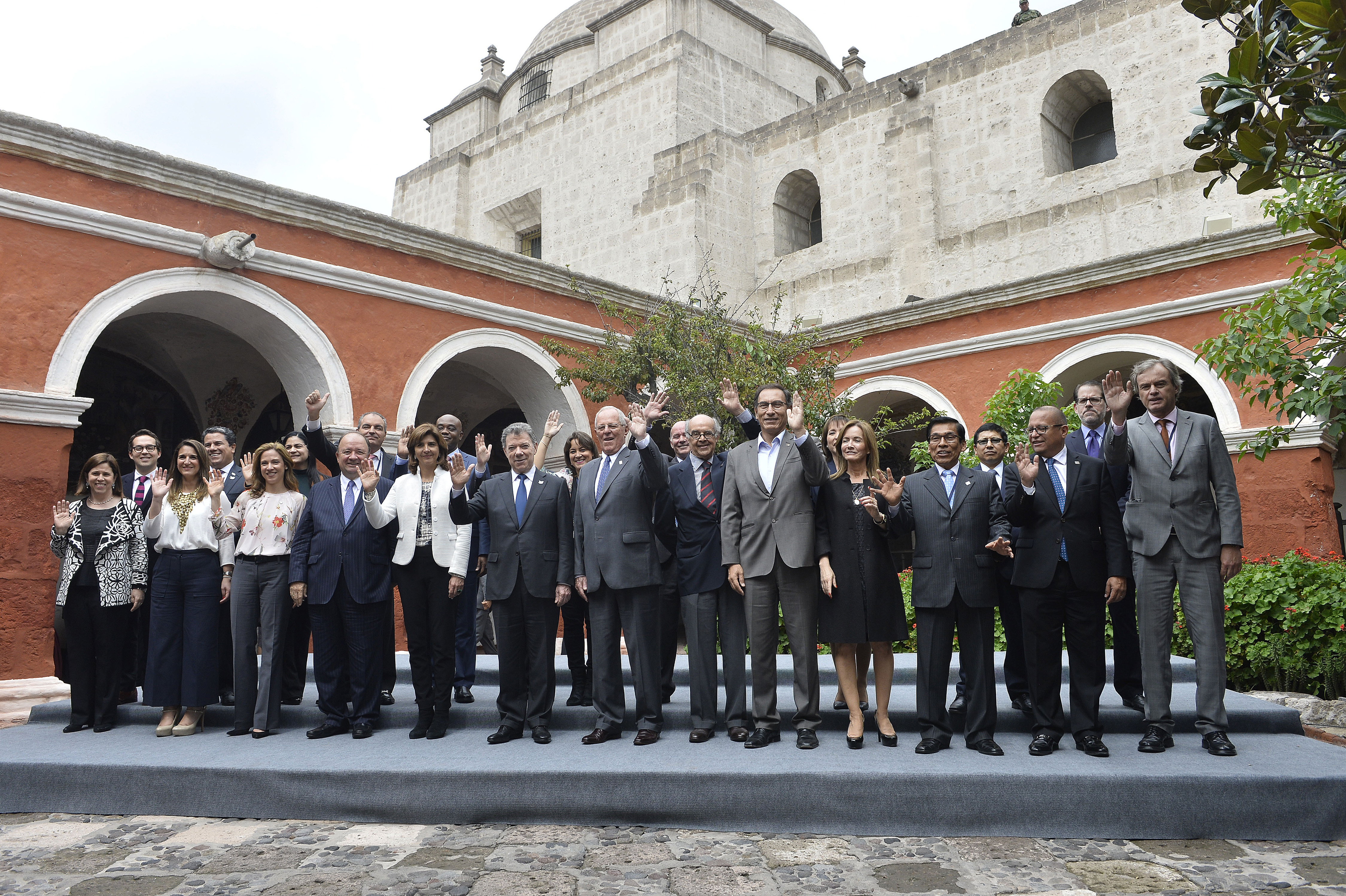 Foto oficial de Tercer Gabinete Binacional Perú - Colombia 