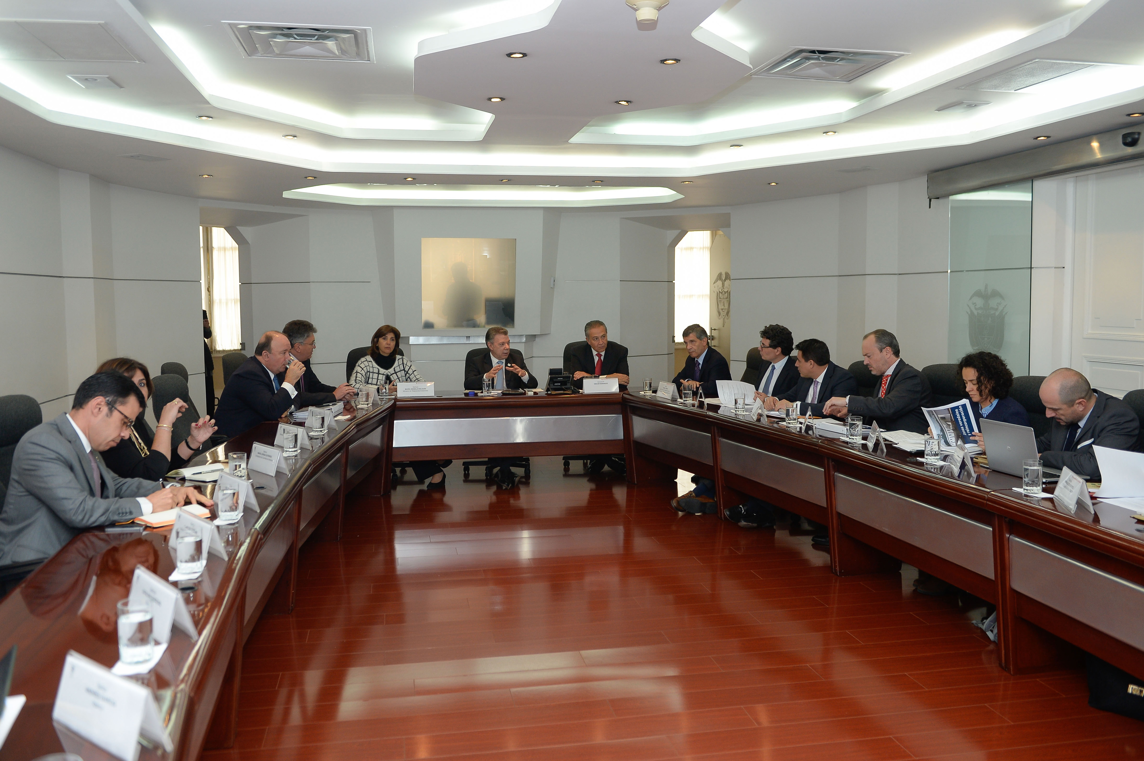 La Canciller Holguín participó en una nueva reunión del gabinete del posconflicto