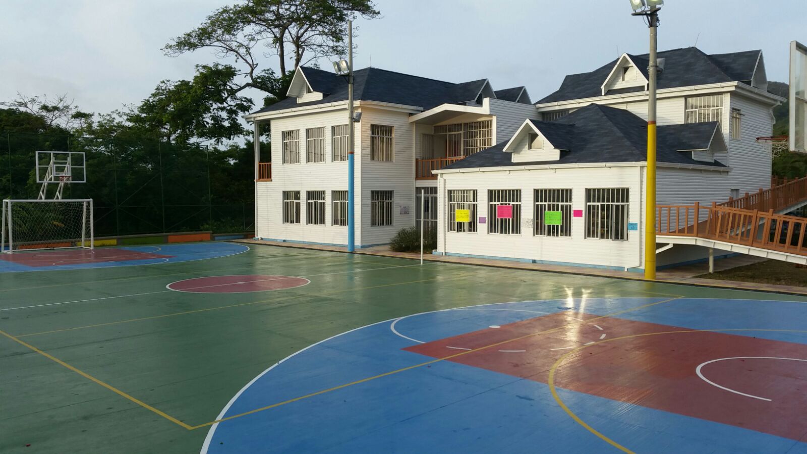 Niños y jóvenes de Providencia ya cuentan con una casa lúdica, inaugurada por la Canciller María Ángela Holguín