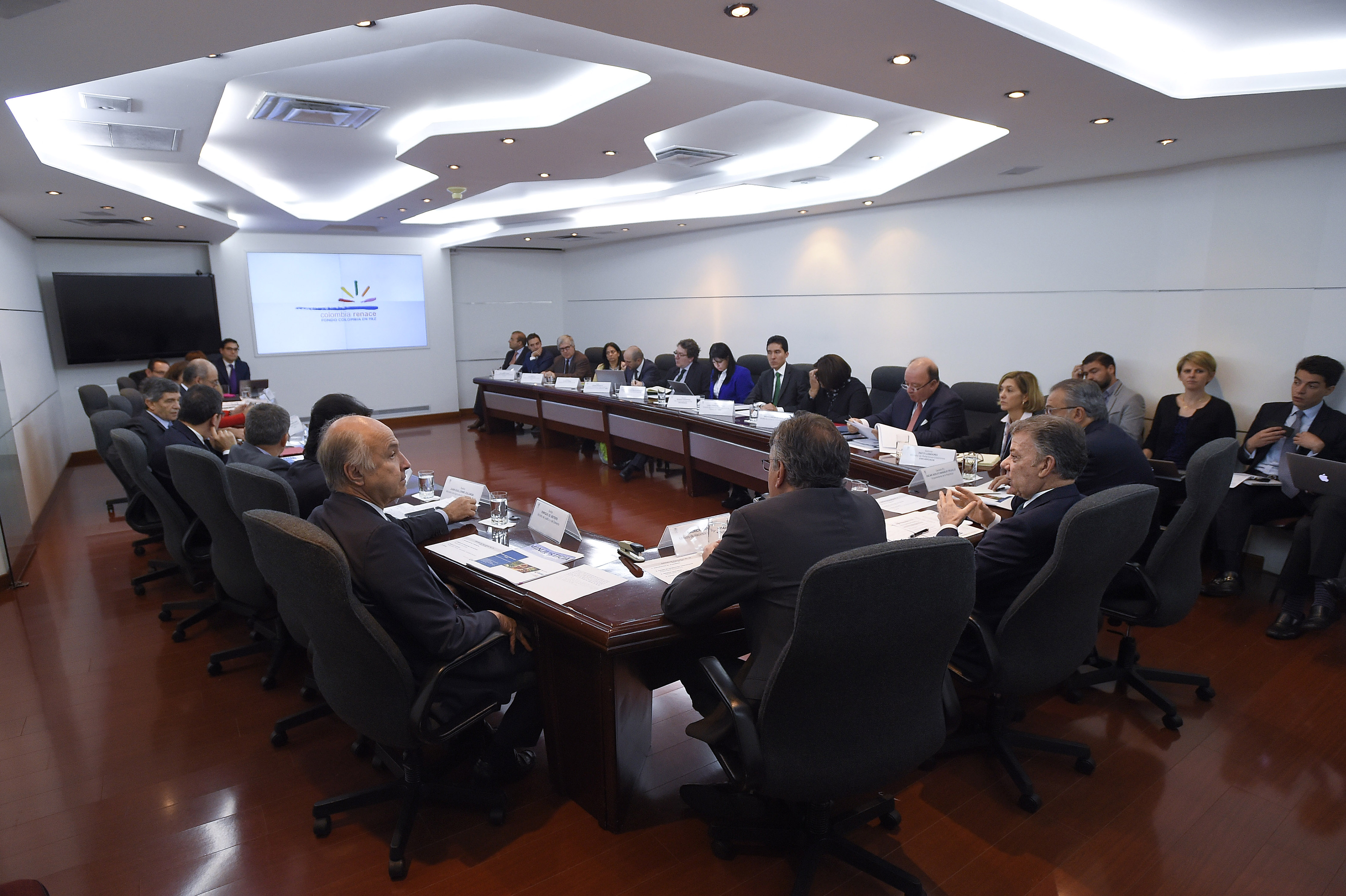 Viceministra Londoño participó en la jornada de trabajo del Gabinete de Posconflicto que hizo seguimiento a los planes diseñados para esta etapa de la paz