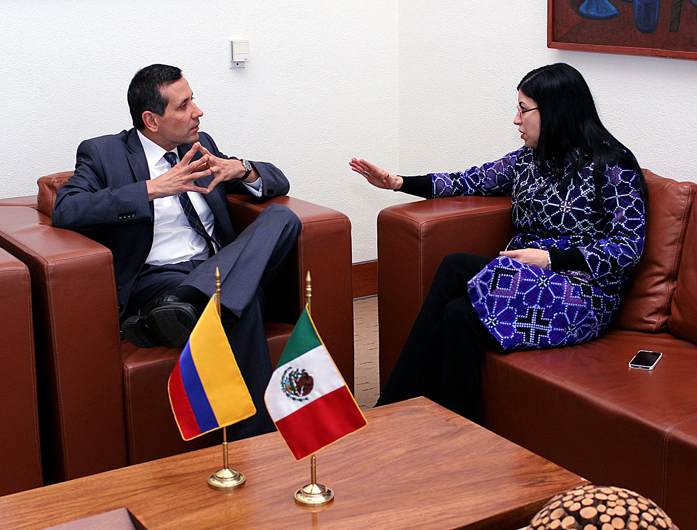 Viceministro de Asuntos Multilaterales, Francisco Javier Echeverri Lara, con la Subsecretaria de Relaciones Exteriores para América Latina y el Caribe, Vanessa Rubio Márquez