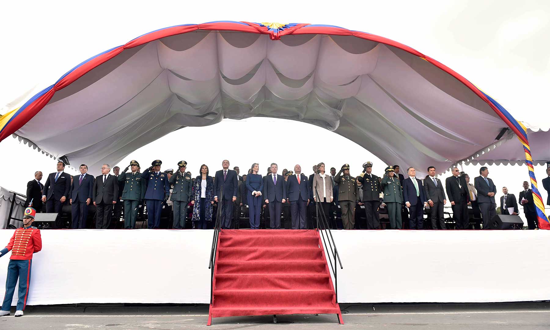 Con desfile militar se conmemoraron los 208 años de la Independencia de Colombia