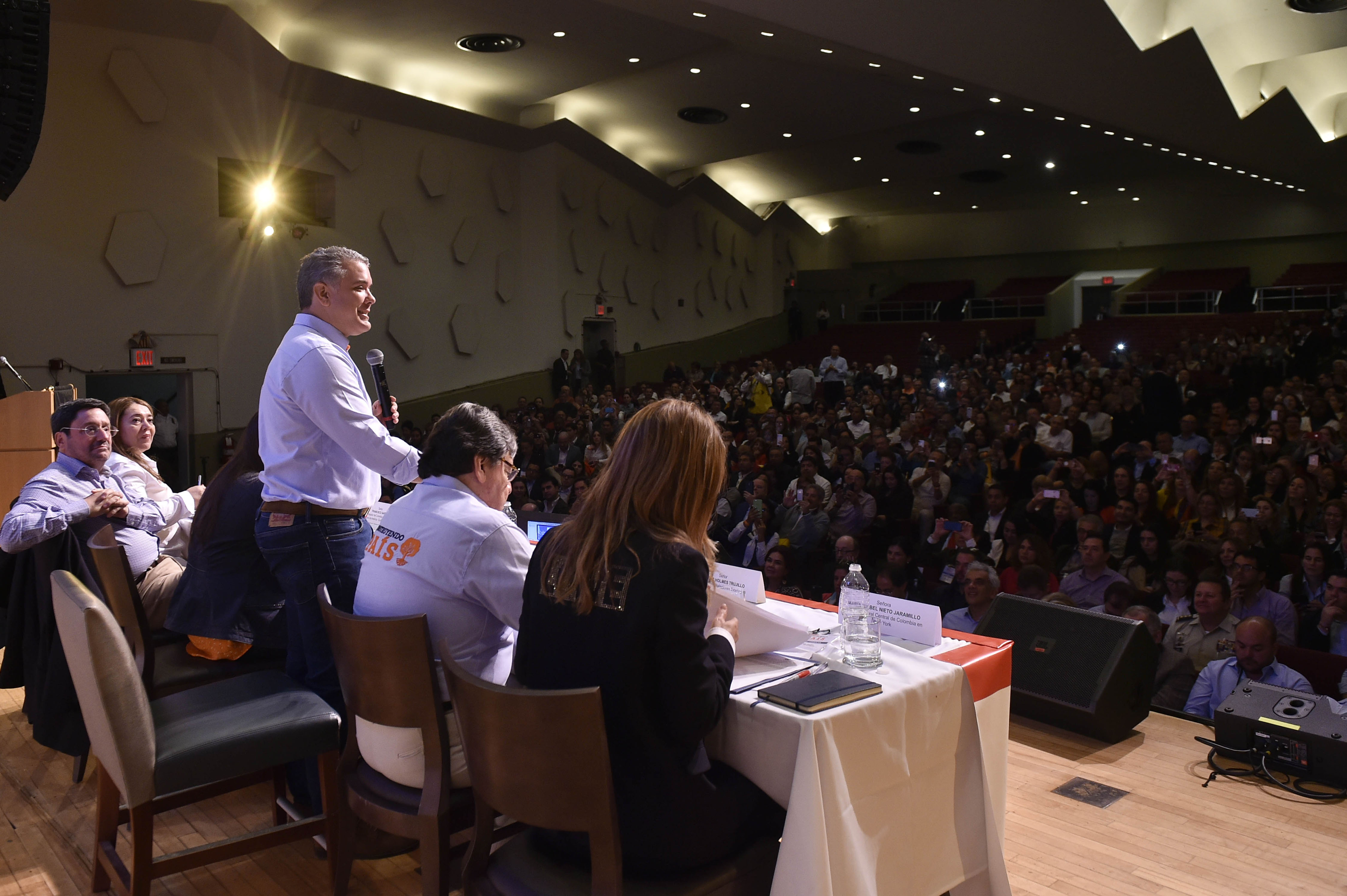 Con siete compromisos por parte del Gobierno Nacional, terminó el primer Taller Construyendo País Internacional: colombianos en el exterior