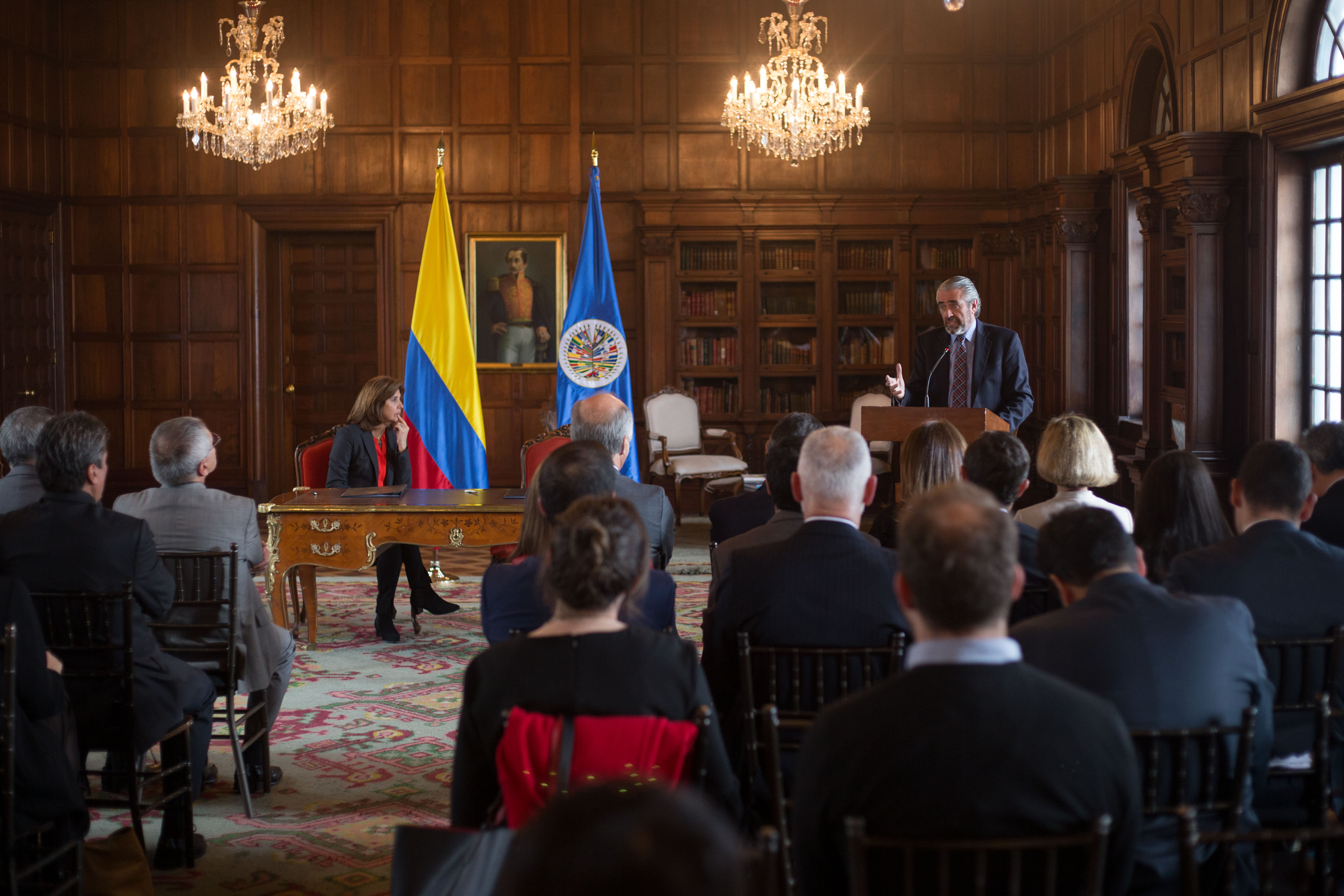 Canciller Holguín agradeció al jefe de la MAPP/OEA por su compromiso y persistencia en el acompañamiento al proceso de paz 