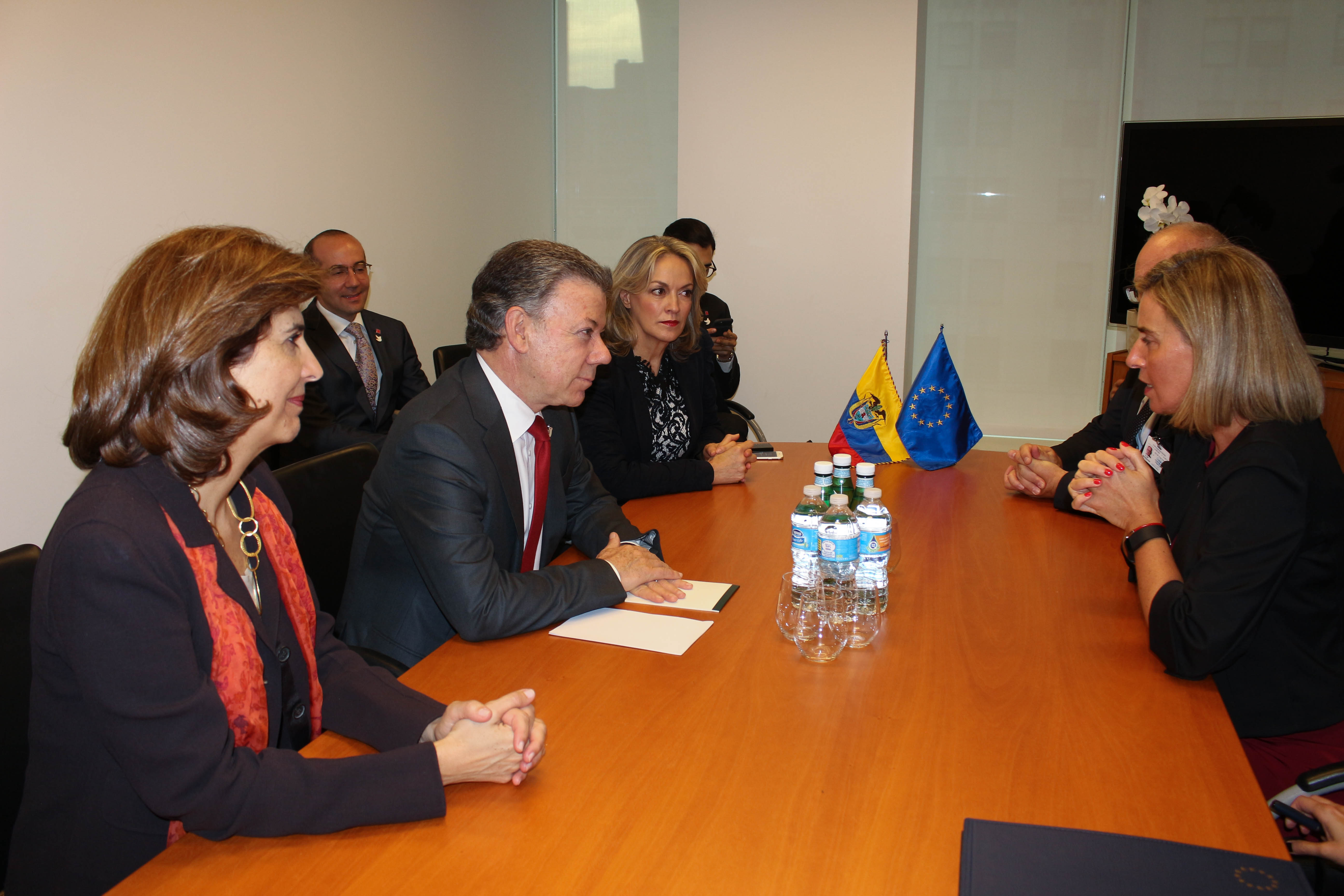 La Ministra de Relaciones Exteriores María Ángela Holguín participó en la reunión que sostuvo el Presidente Juan Manuel Santos con la Alta Representante de la Unión Europea para Asuntos Exteriores y Seguridad, Federica Mogherini.