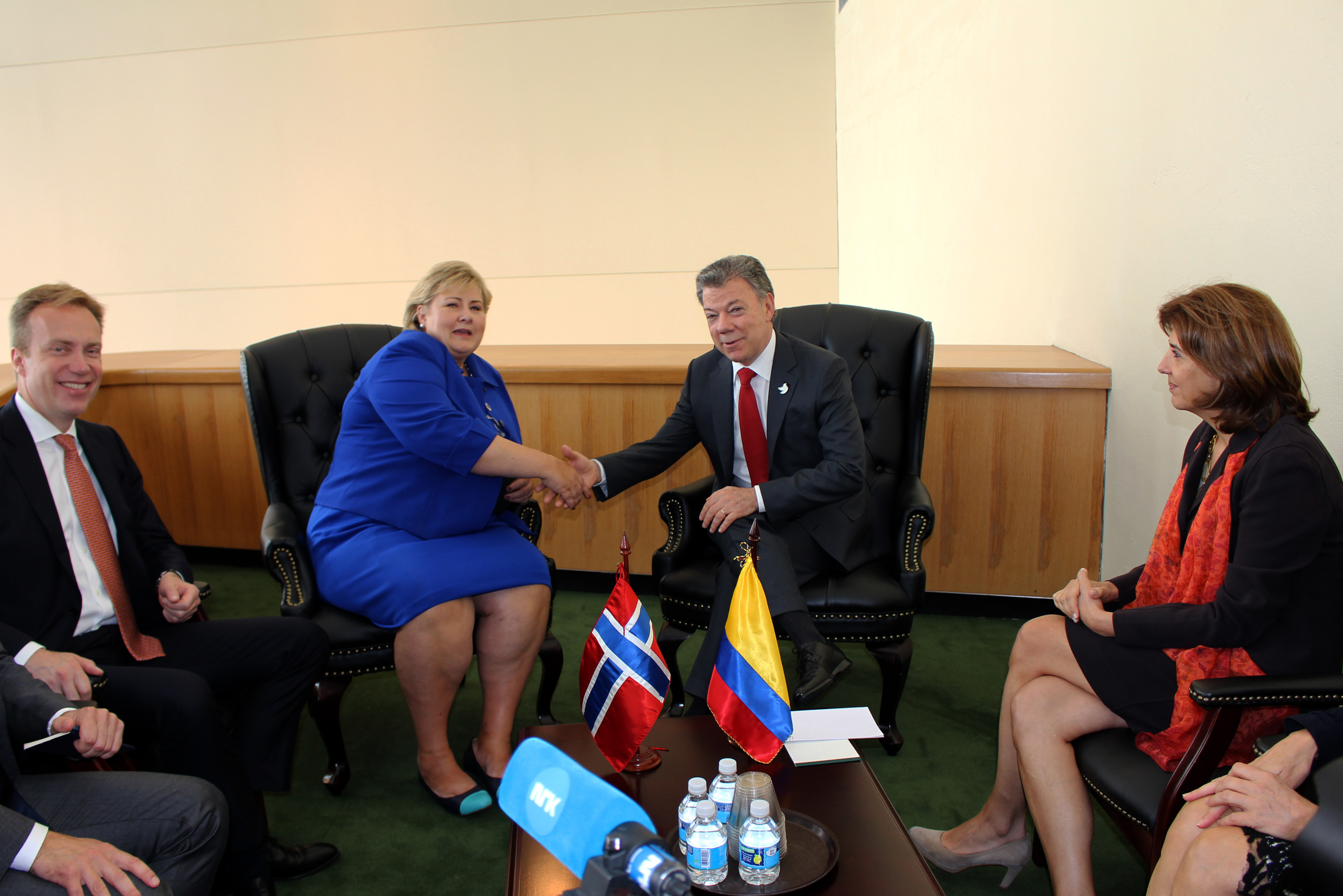 La agenda del Presidente Juan Manuel Santos y la Canciller María Ángela Holguín en Nueva York avanzó este martes con la apertura de la 71° Asamblea General de las Naciones Unidas y con algunos encuentros bilaterales.