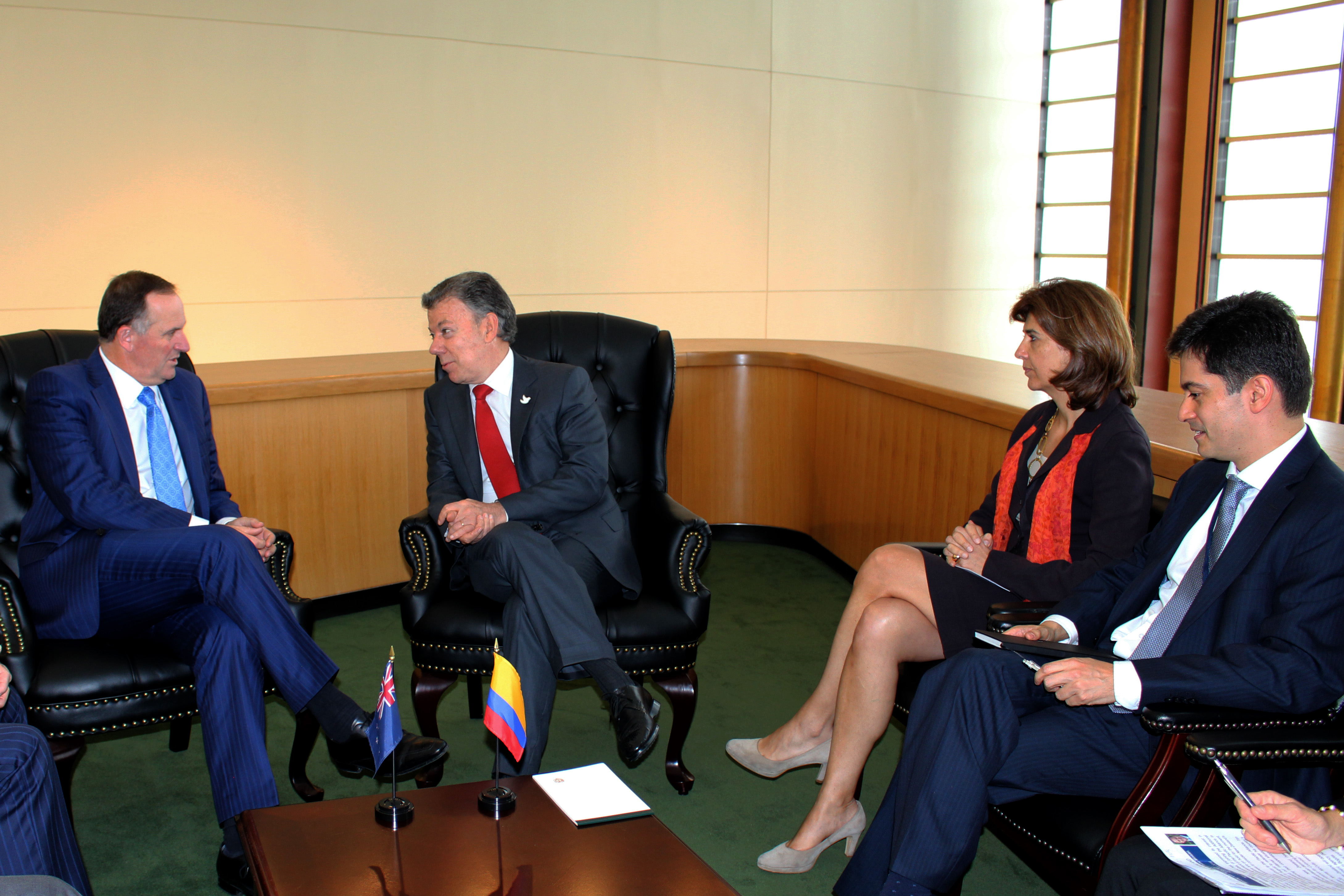 Ministra Holguín acompañó al Presidente Santos en  encuentro con el Primer Ministro de Nueva Zelandia