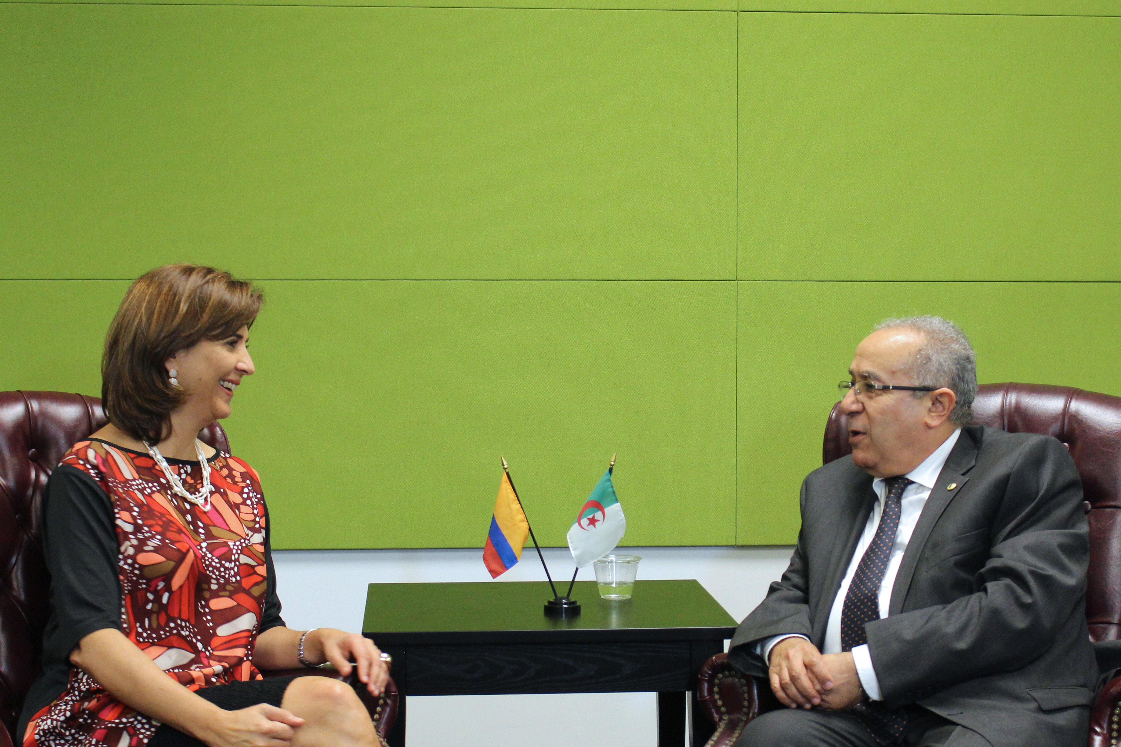 Cancilleres de Colombia y Argelia revisaron agenda bilateral