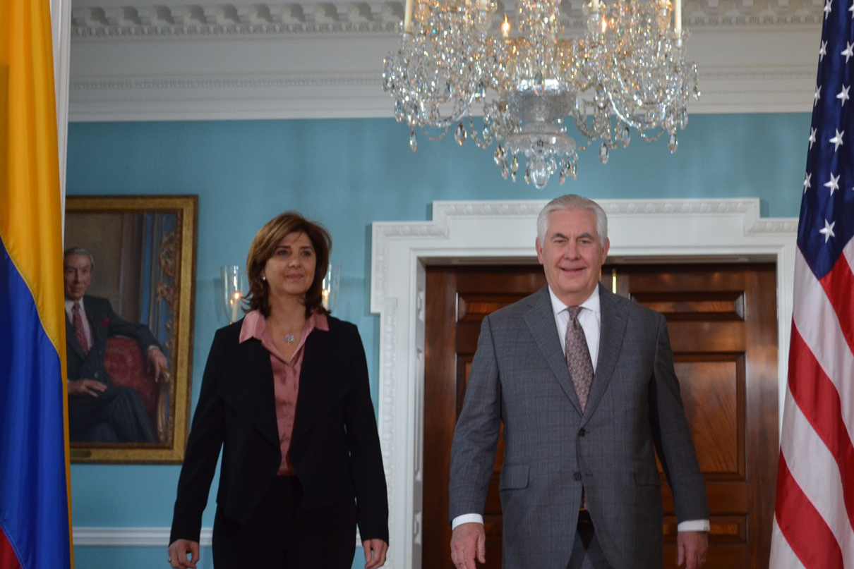 Canciller María Ángela Holguín y Secretario de Estado de EE.UU., Rex Tillerson, reafirman la relación estratégica entre ambos países