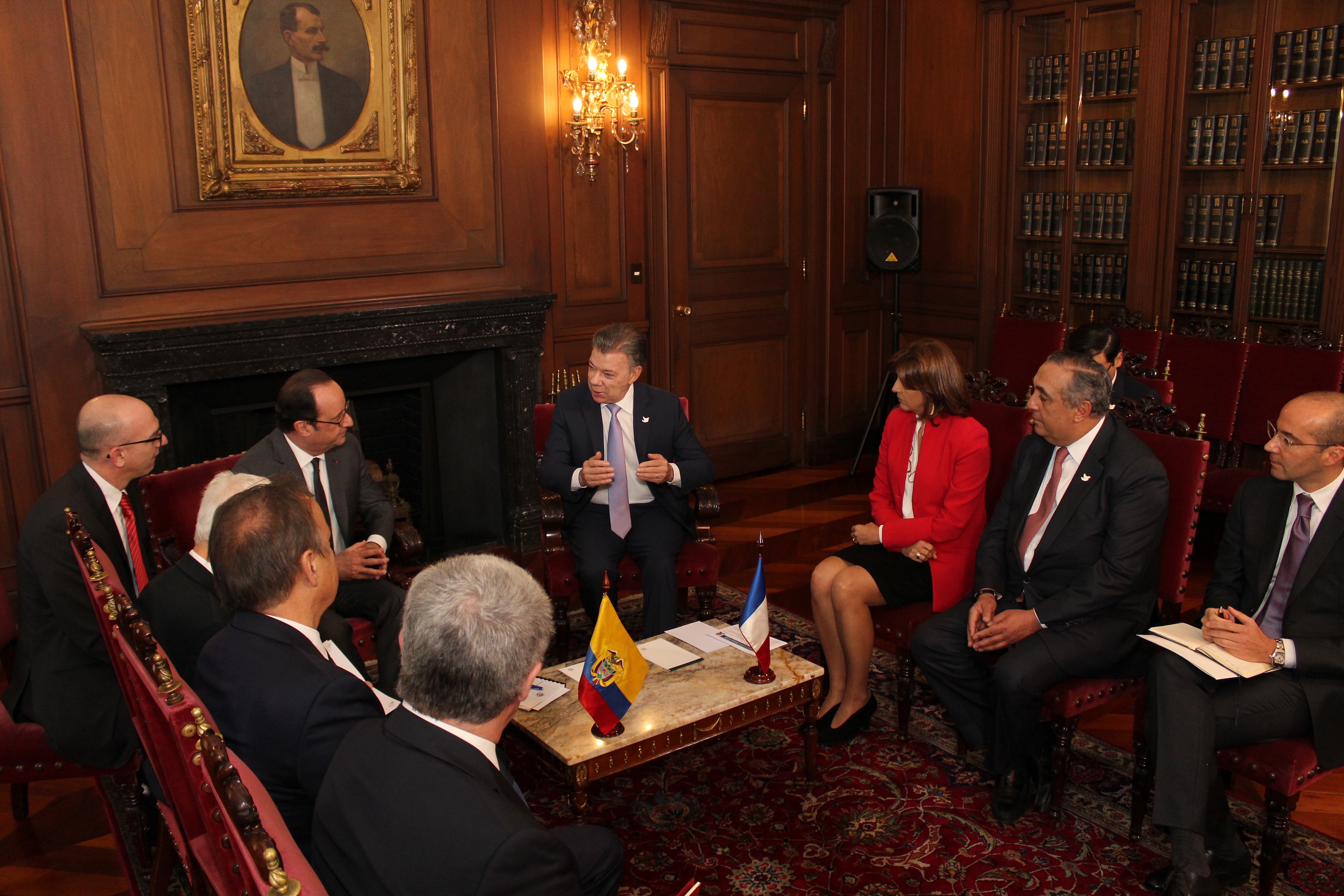 Canciller participó en la reunión que sostuvieron los Presidentes de Colombia y Francia