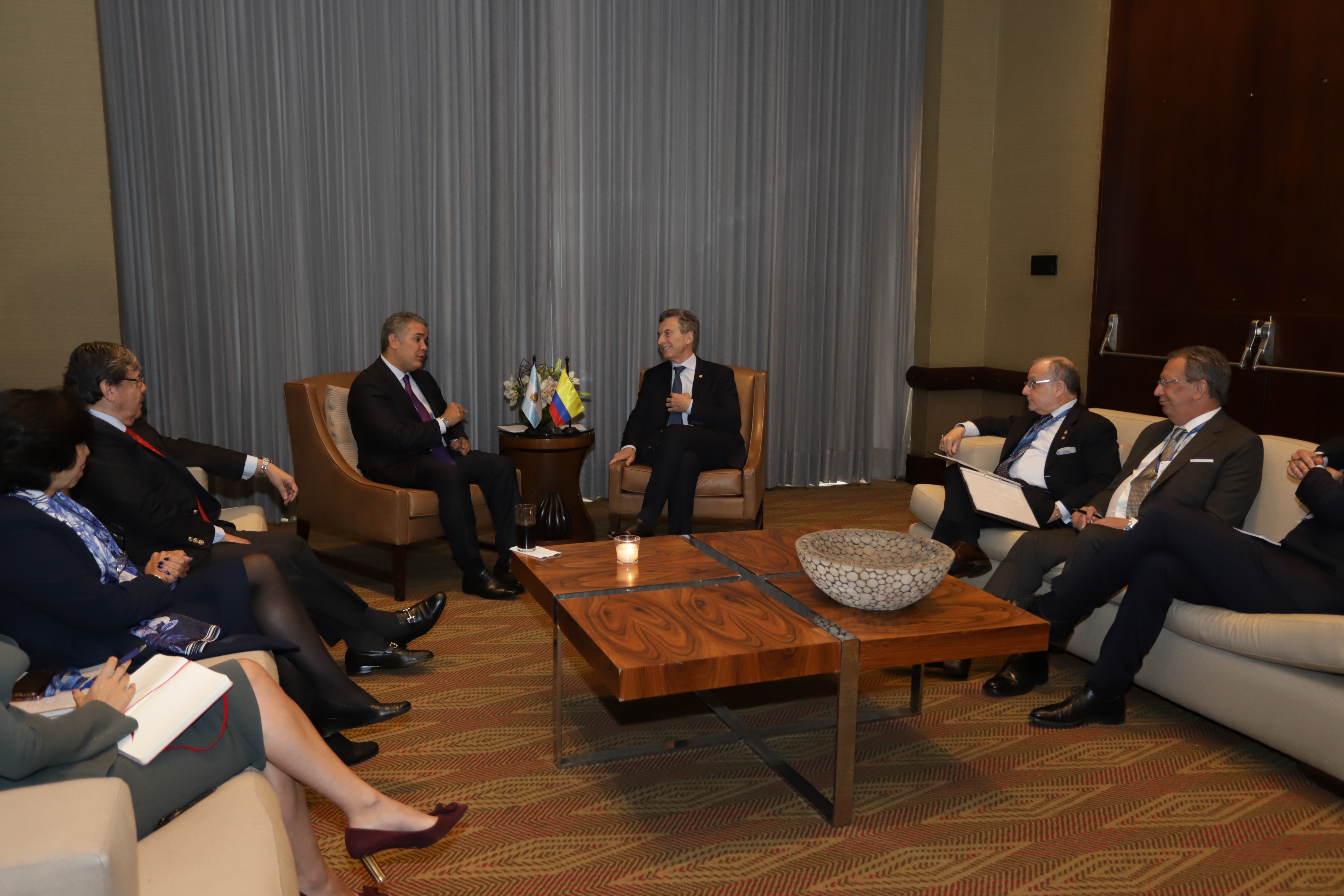 El Presidente Iván Duque y el Canciller Carlos Holmes Trujillo sostuvieron un encuentro con el Primer Mandatario argentino
