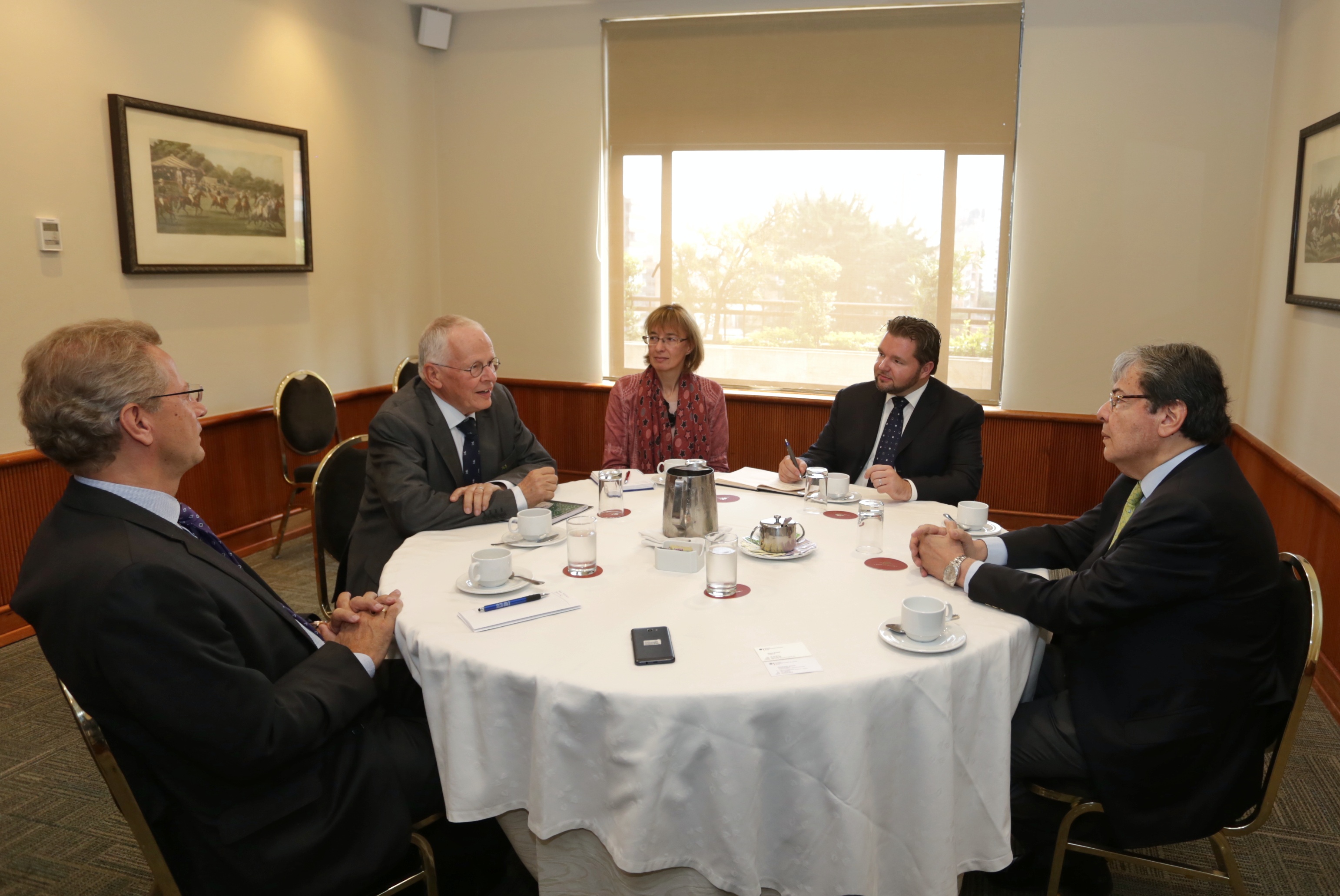 Ministro de Relaciones Exteriores se reunió con el señor Tom Koenings, Enviado Especial del Ministerio Federal de Relaciones Exteriores de Alemania para el Proceso de Paz