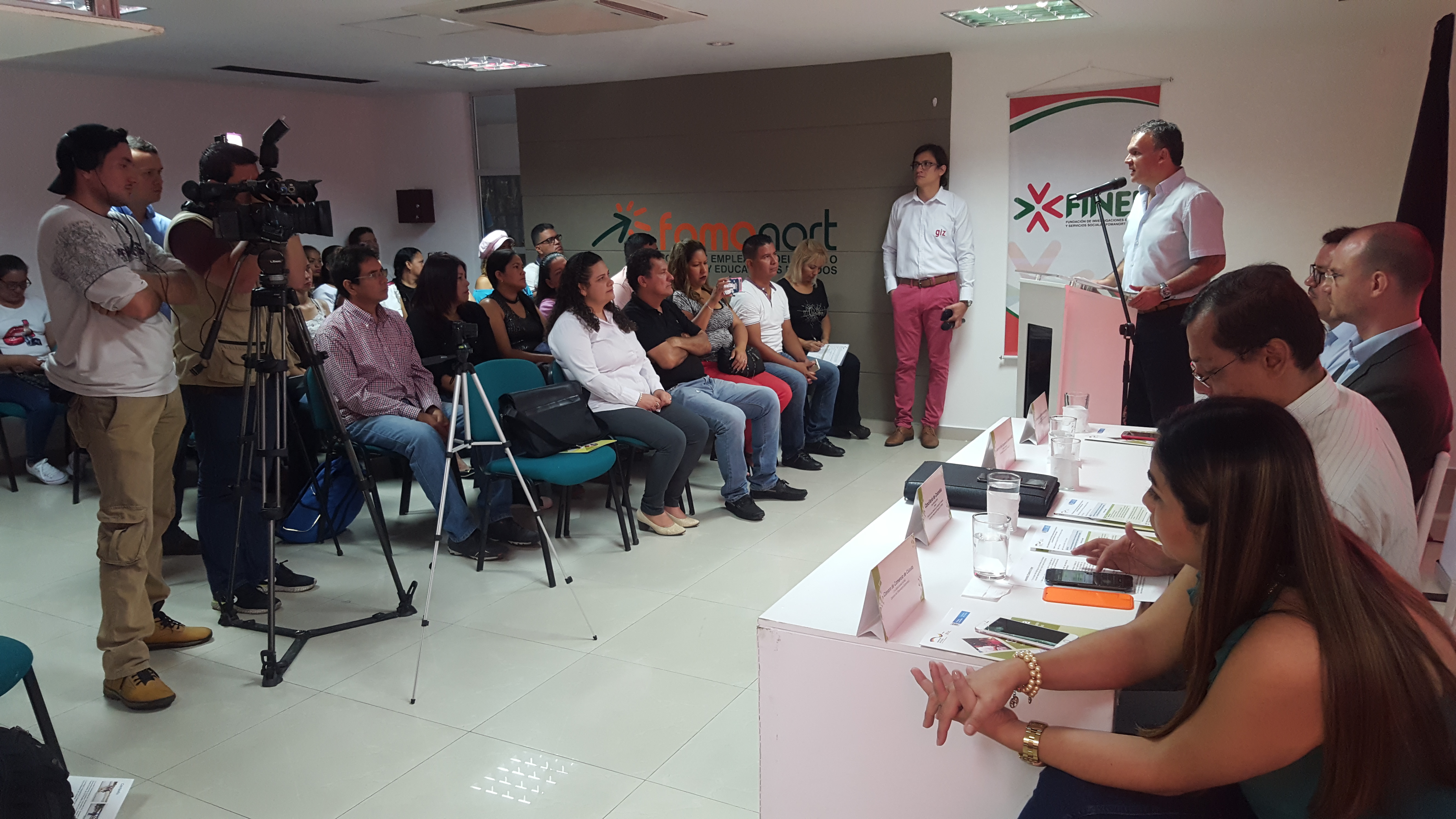 Cancillería y la Agencia de Cooperación Alemana (GIZ) promueven emprendimientos de población migrante 