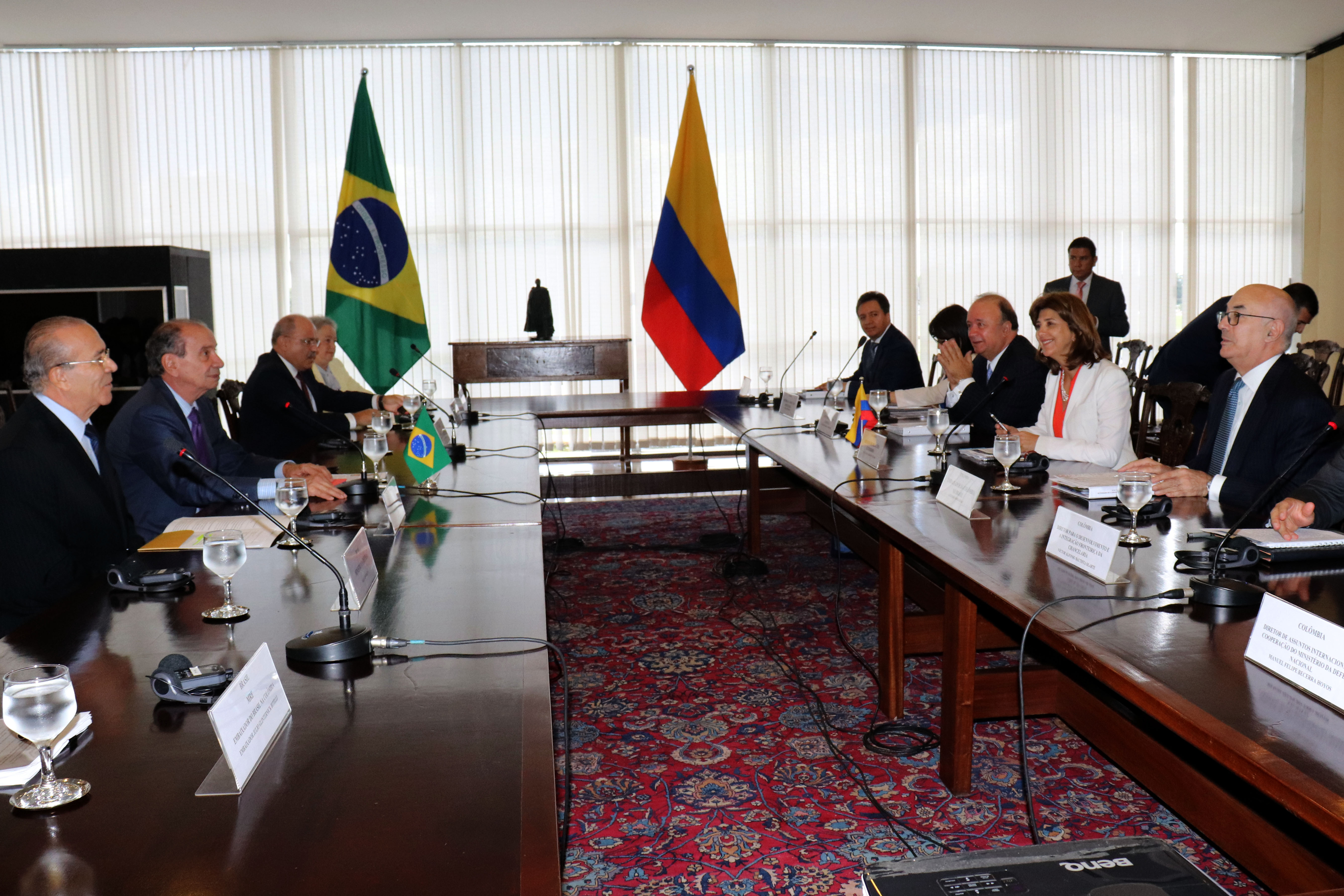 Canciller María Ángela Holguín y Ministro de Defensa Nacional, Luis Carlos Villegas, se reunieron con sus homólogos 