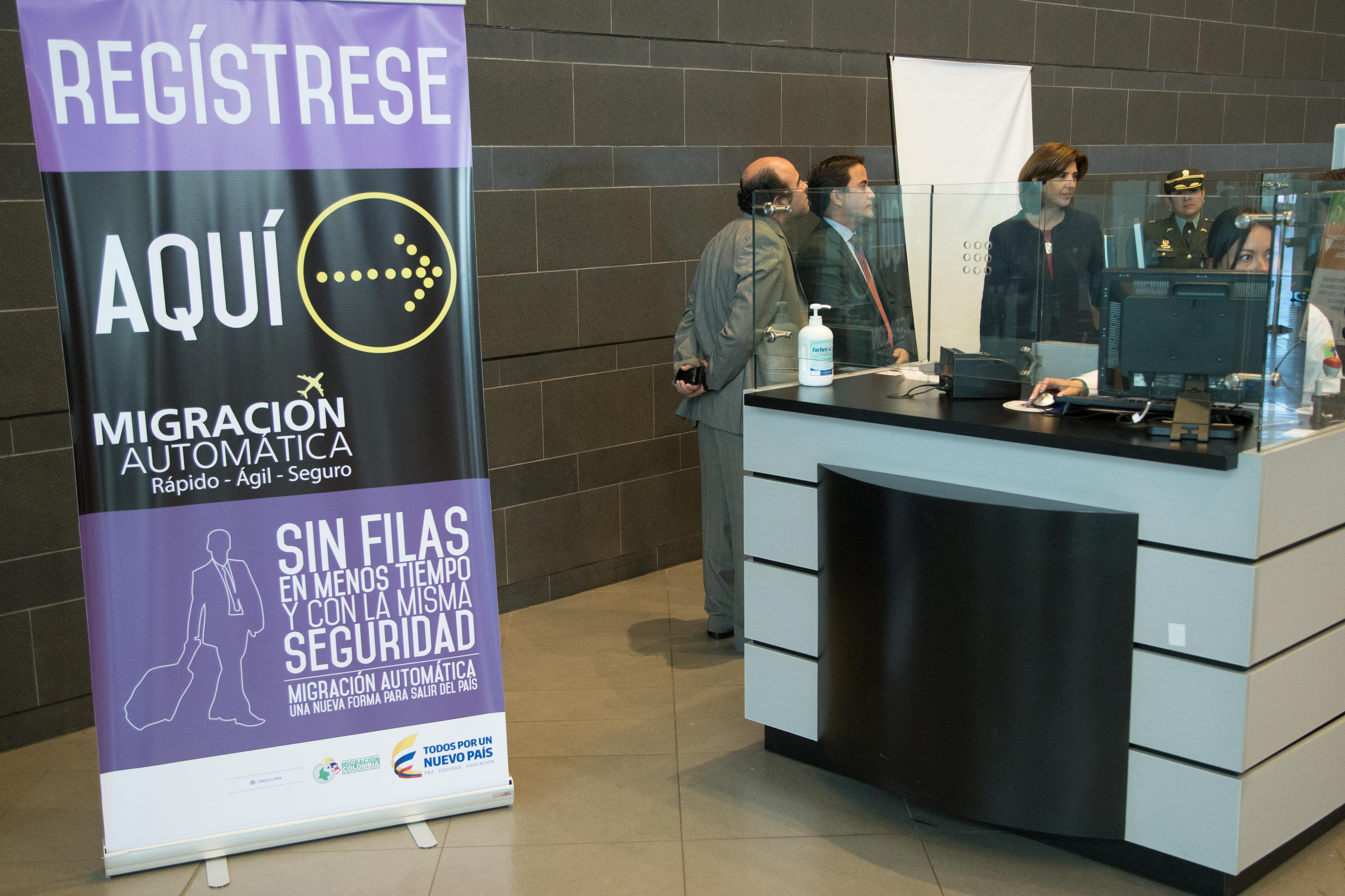 Canciller Holguín y Director de Migración Colombia presentaron el servicio de Migración Automática para aquellos que quieren evitar las filas