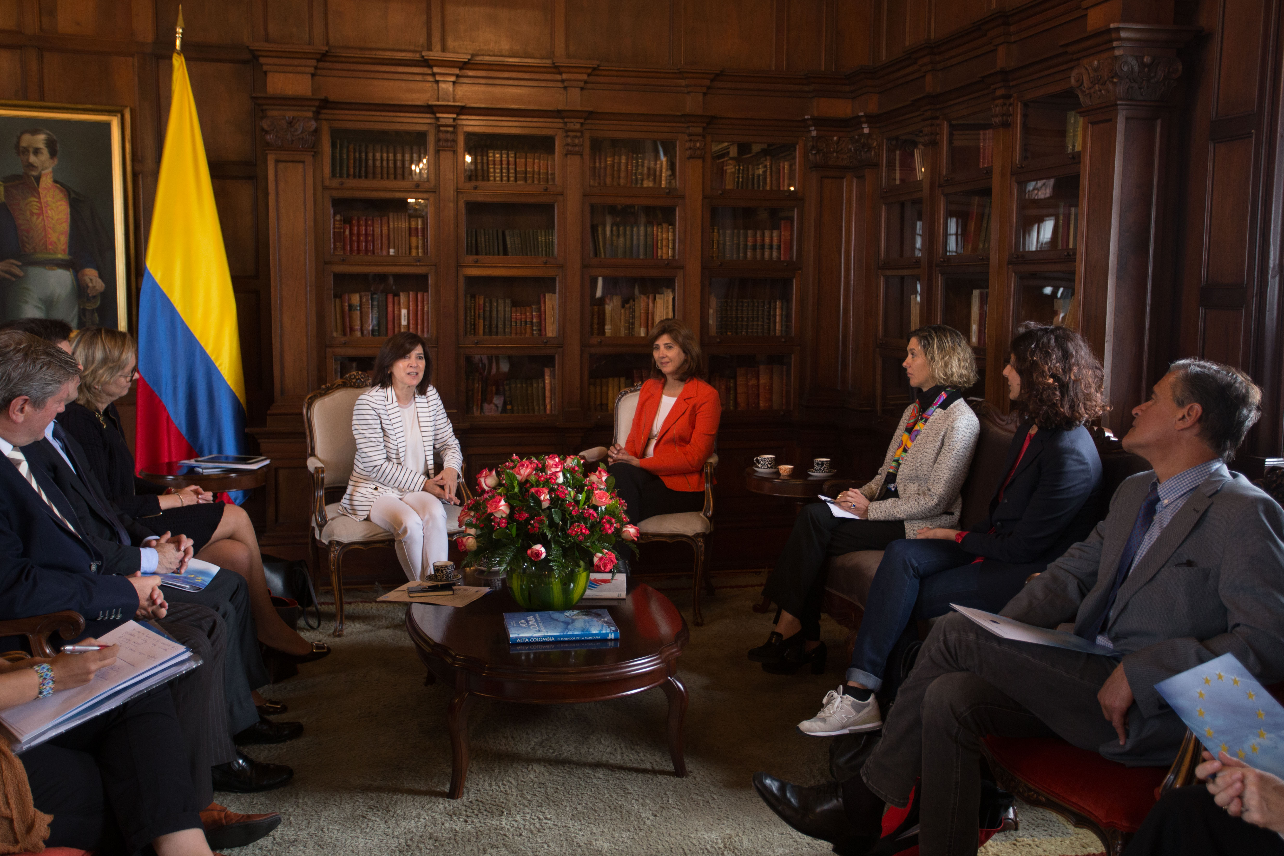 “Yo creo que las elecciones se van a desarrollar en completa calma. Es la primera vez en paz": Ministra Holguín al término de su reunión con la Misión de Acompañamiento del Parlamento Europeo 