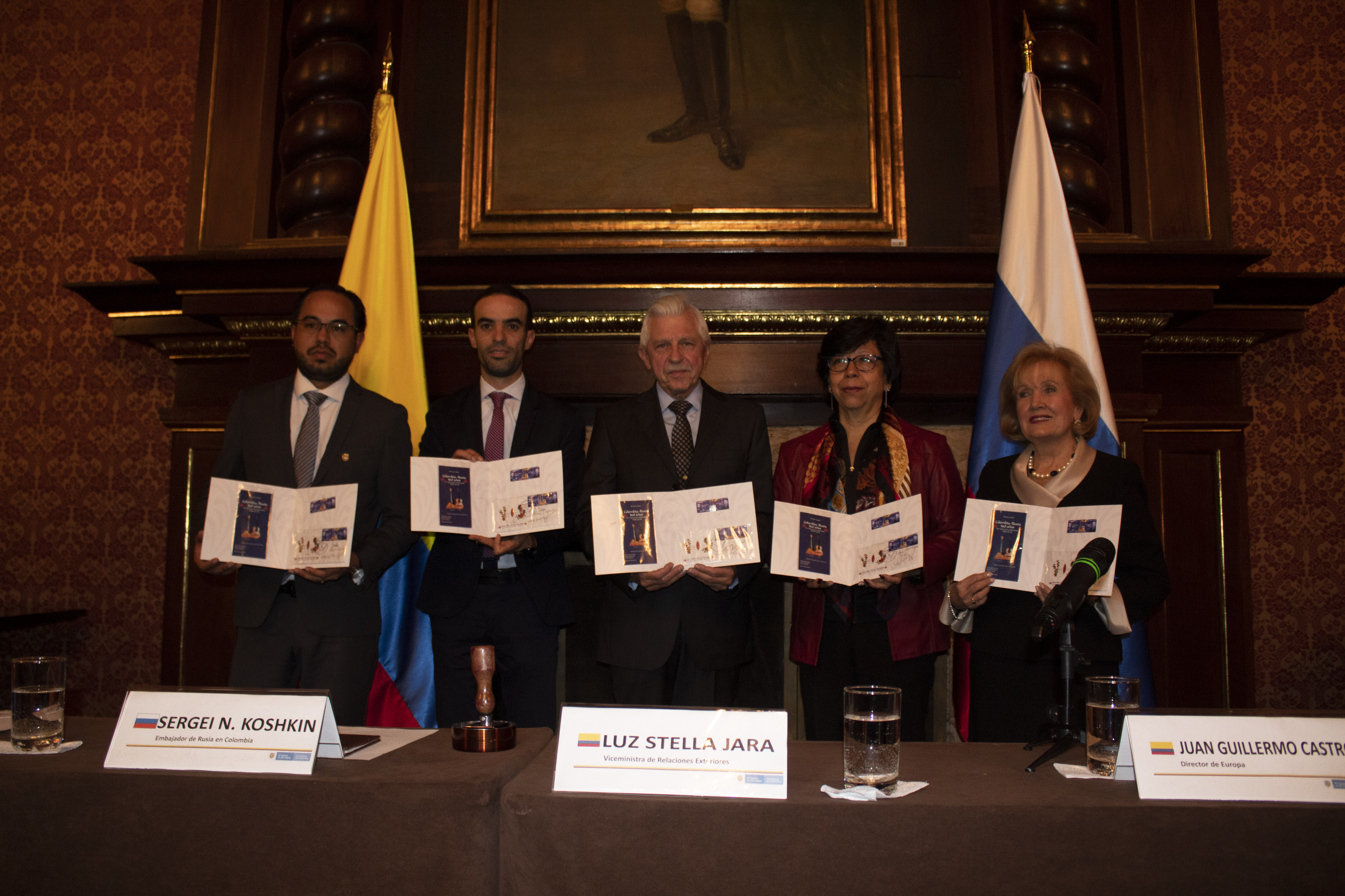Colombia y Rusia conmemoran el 160 aniversario del establecimiento de relaciones bilaterales con una estampilla