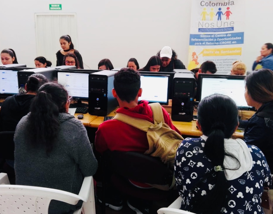Cerca de 2.000 colombianos retornados de Venezuela fueron inscritos en el Registro Único de Retornados (RUR) durante jornadas lideradas por la Cancillería en Norte de Santander Cerca de 2.000 colombianos retornados de Venezuela fueron inscritos en el Registro Único de Retornados (RUR) durante jornadas lideradas por la Cancillería en Norte de Santander