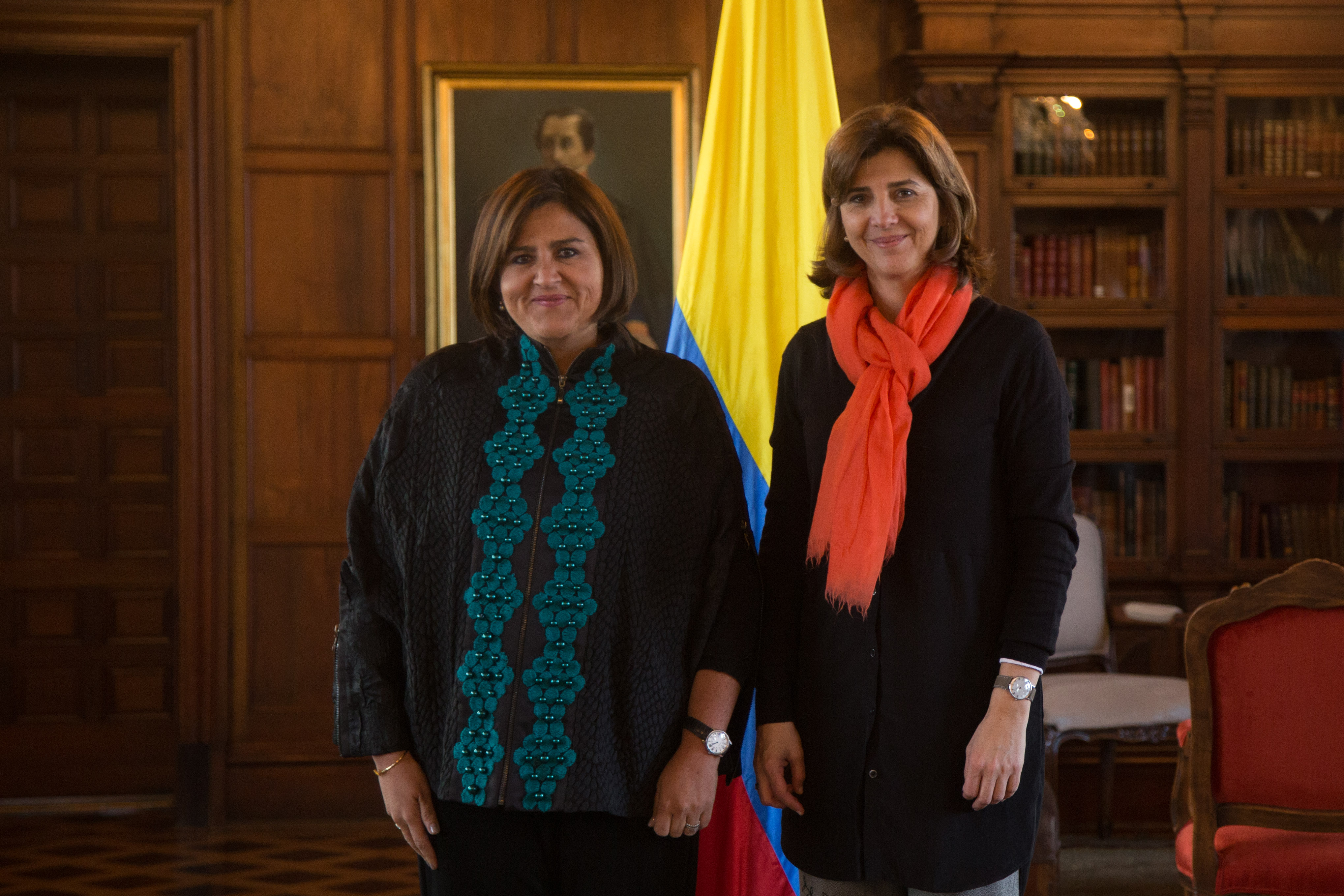 En el salón protocolario del Palacio de San Carlos, sede del Ministerio de Relaciones Exteriores, la Canciller María Ángela Holguín posesionó este lunes a la Embajadora de Colombia en Alemania, María Lorena Gutiérrez.