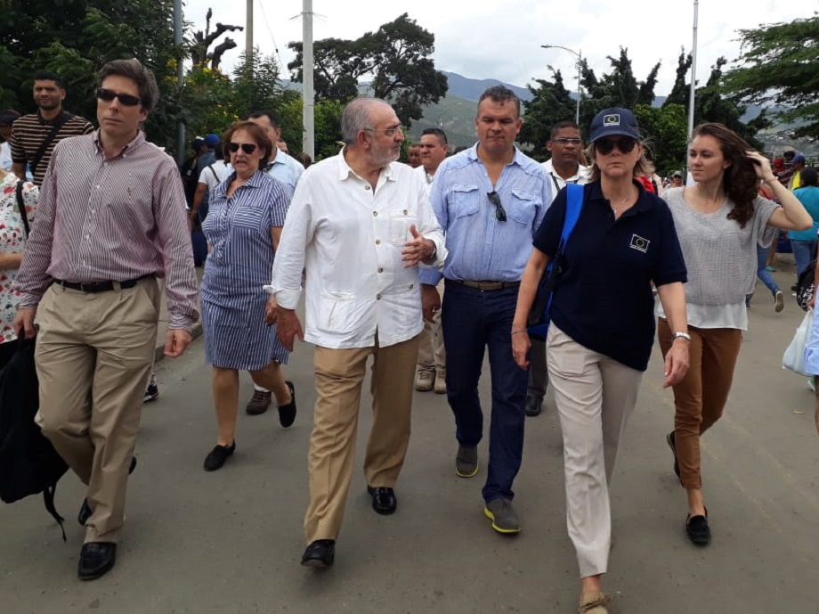 La Misión de parlamentarios de la Unión Europea, en compañía de Cancillería, visitaron la zona de frontera con Venezuela