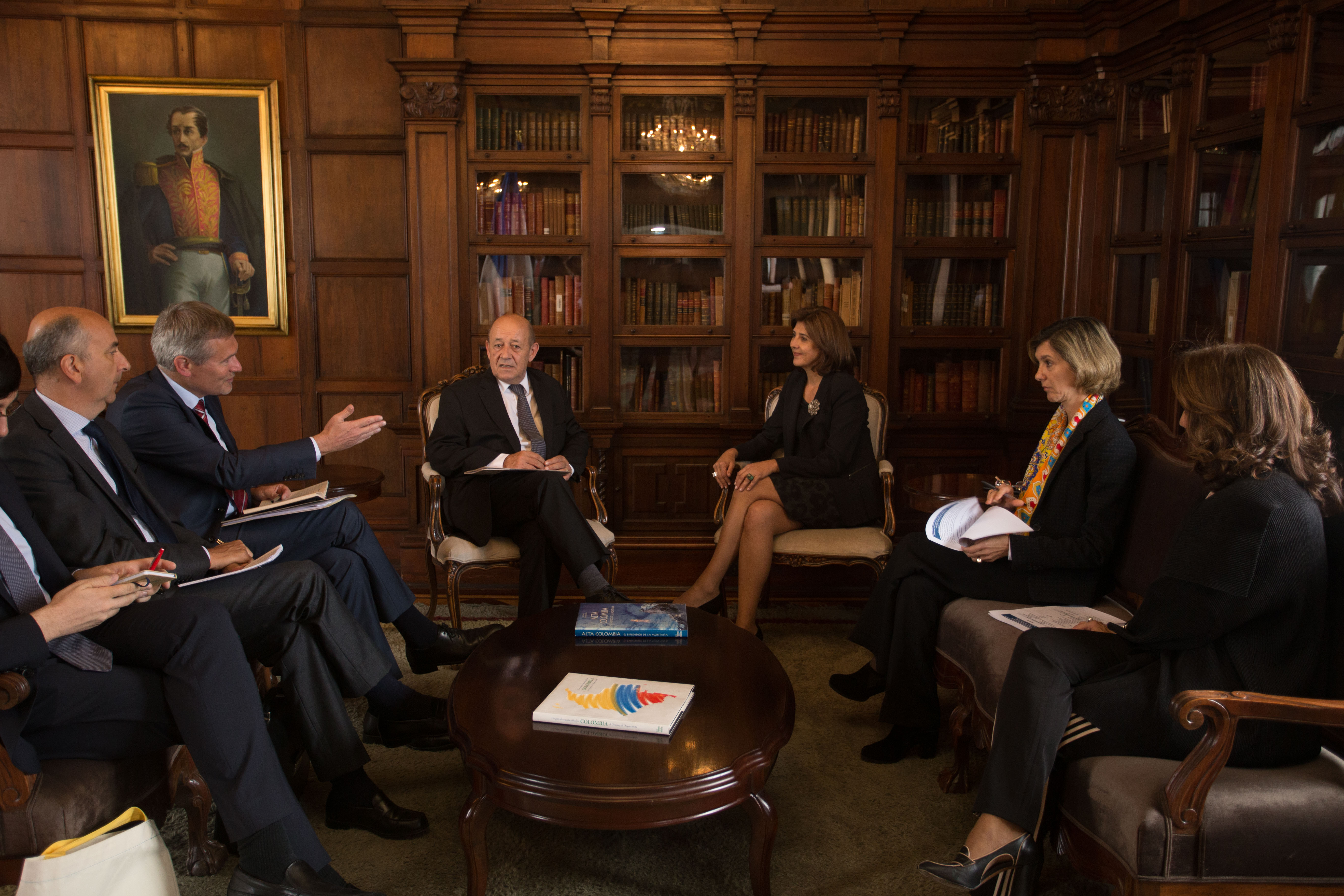 Implementación de los acuerdos de paz, educación rural y balance del Año Colombia-Francia 2017: temas tratados en la reunión de cancilleres de Colombia y Francia
