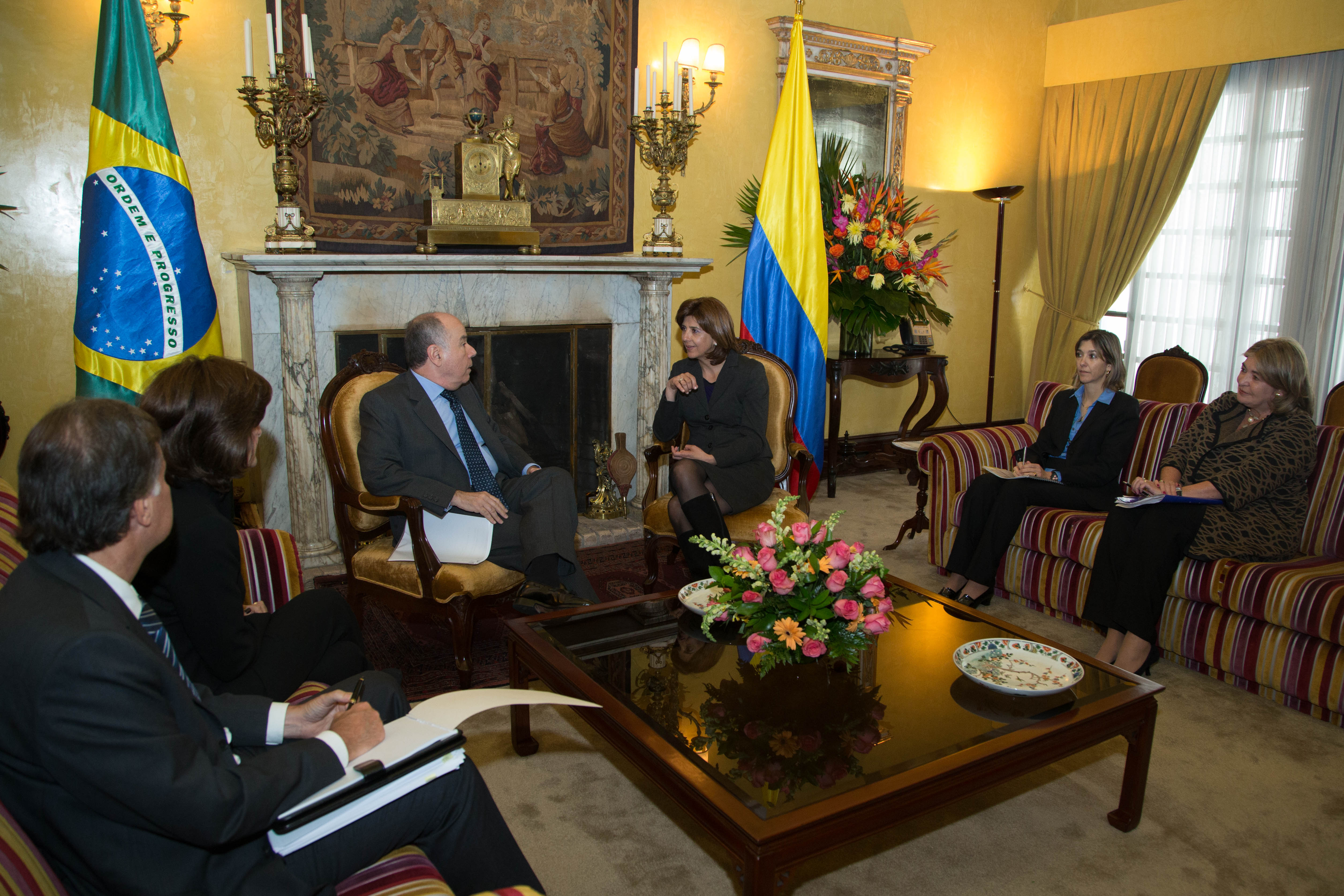 l Gobierno brasileño reiteró este martes su apoyo a la mesa de conversaciones para la terminación de conflicto,