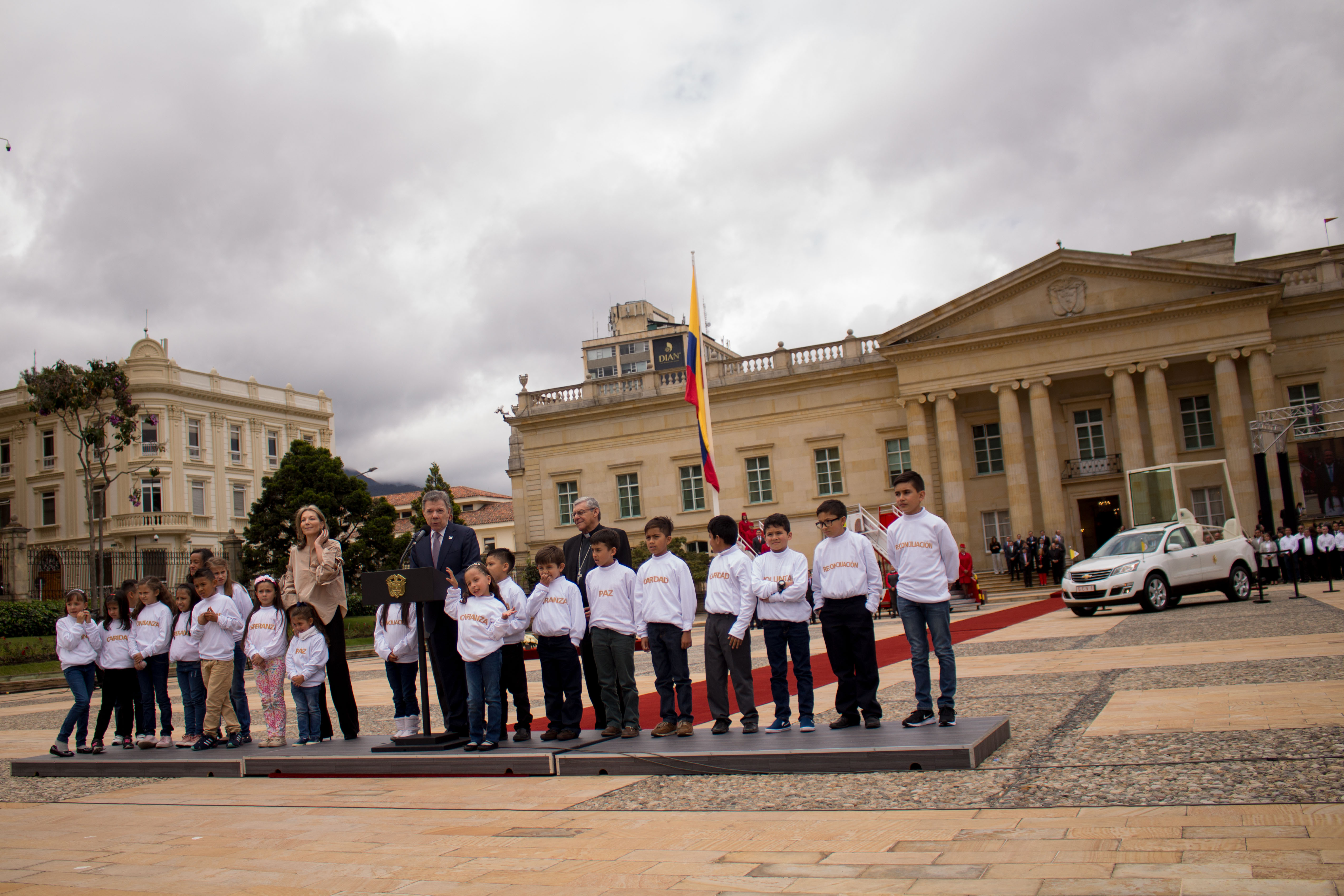 "Estamos listos para recibir al mensajero de la paz": Presidente Juan Manuel Santos durante el lanzamiento de la visita del Papa 