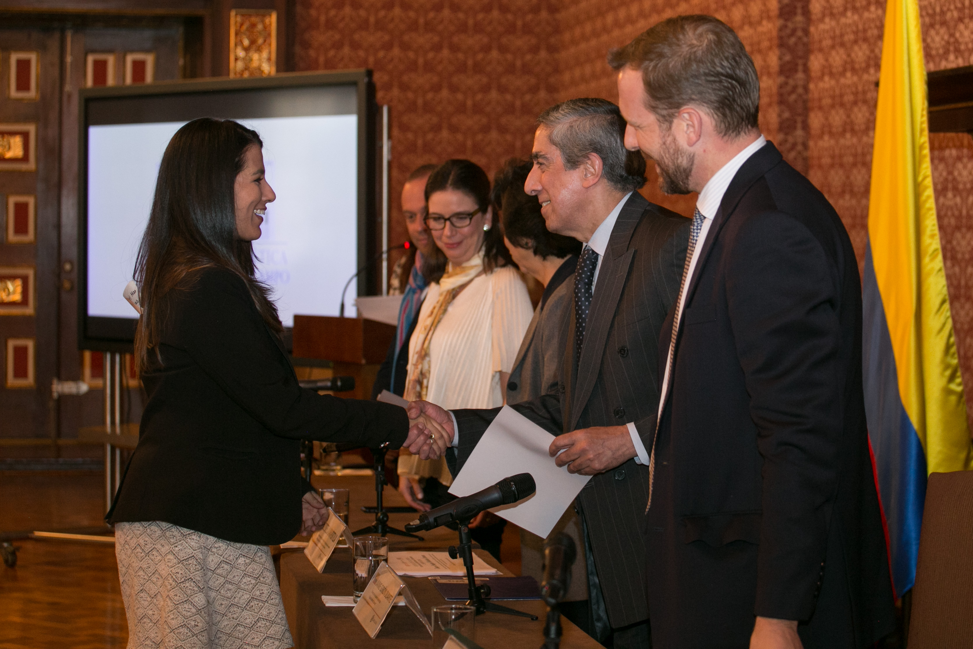 La carrera diplomática y consular se fortalece con 20 nuevos profesionales que representarán a Colombia en el servicio exterior