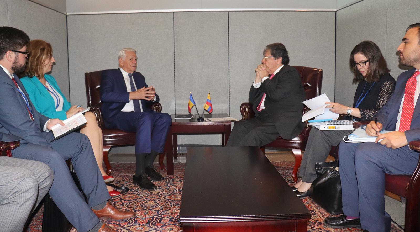 En Nueva York, el Canciller Carlos Holmes Trujillo se reunió con el Ministro de Relaciones Exteriores de Rumanía, Teodor Viorel Meleşcanu