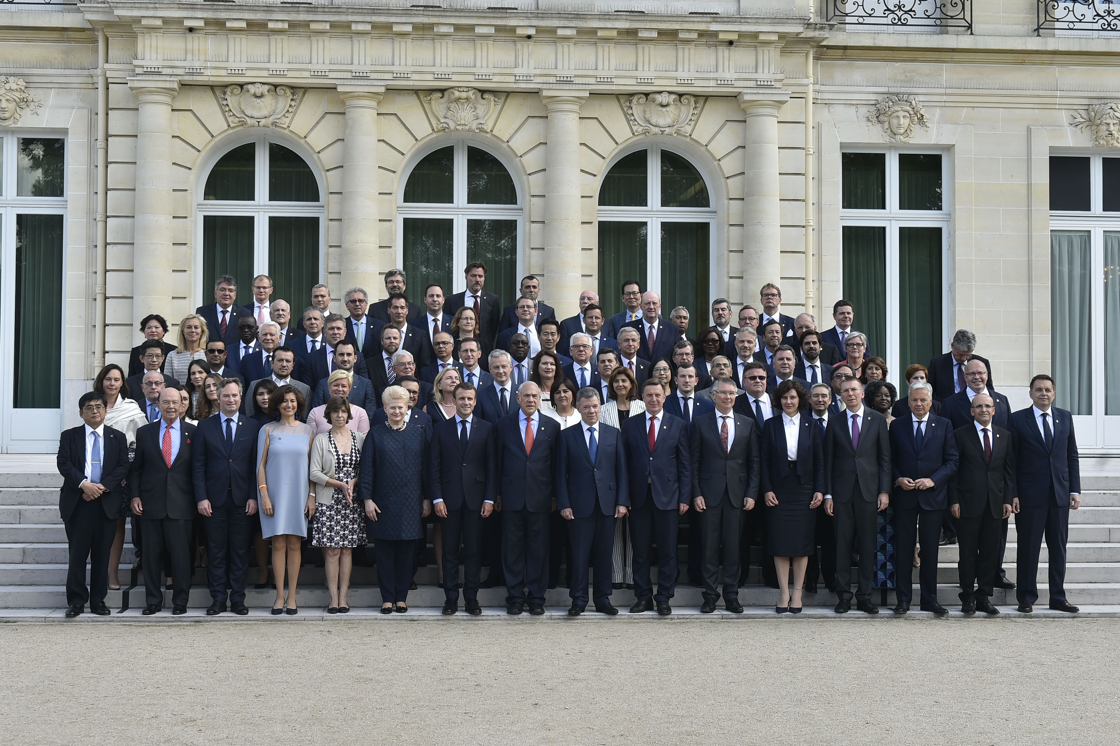 Foto oficial de los ministros asistentes al Consejo Ministerial de la OCDE 2018