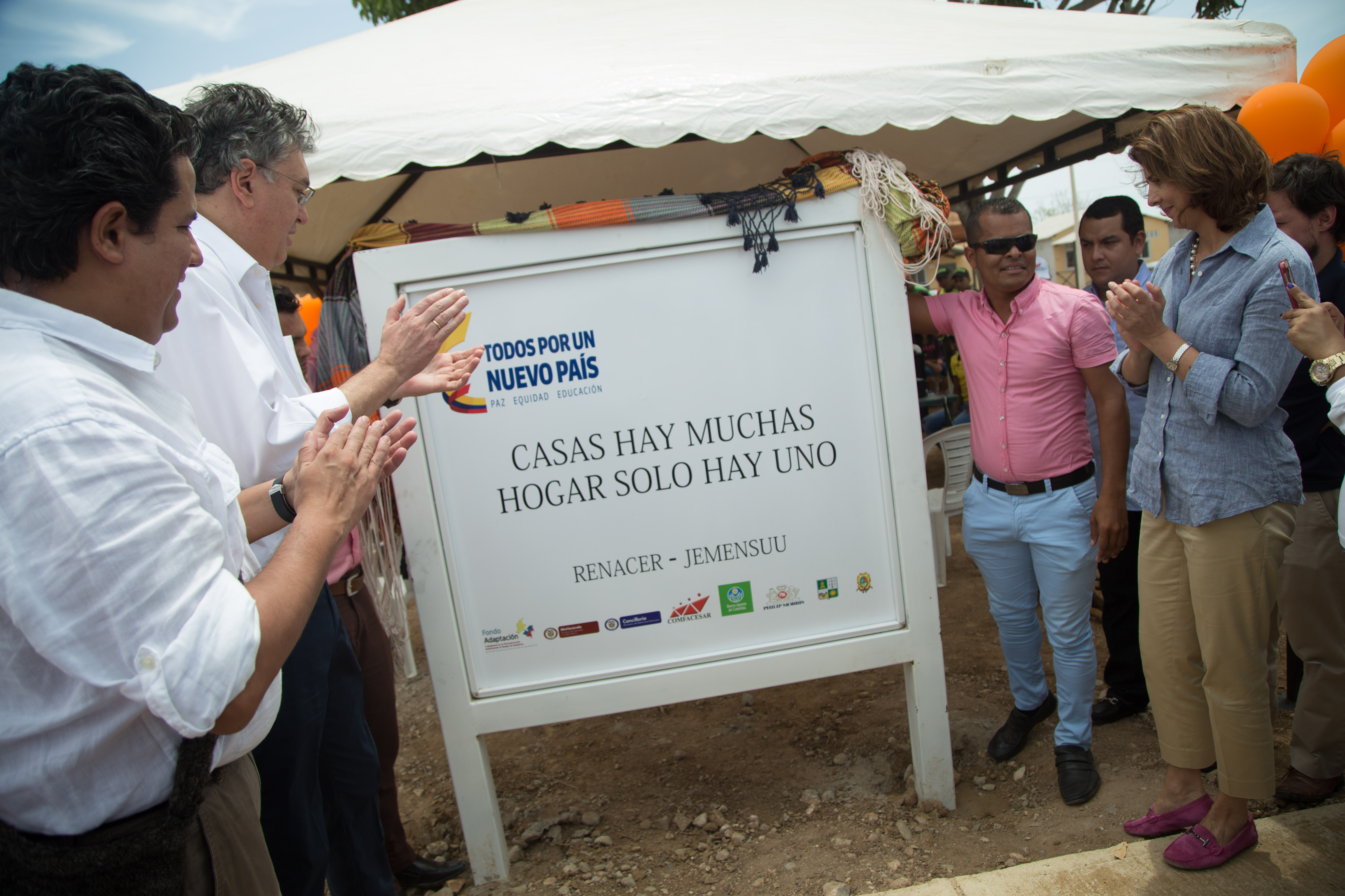 IMG En 2010, la Canciller María Ángela Holguín se comprometió a cambiar la cara de Paraguachón, “la entrada a Colombia”