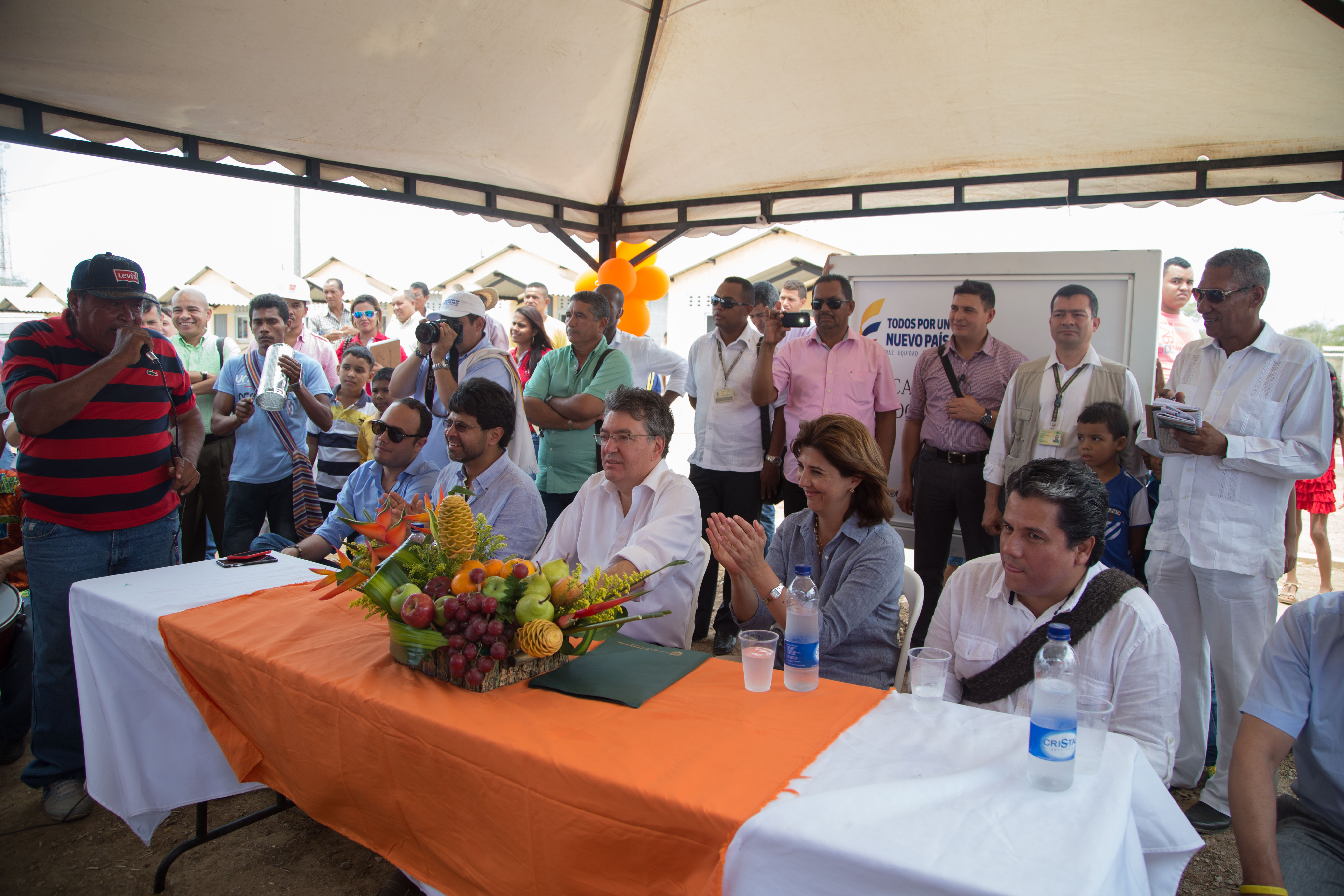 IMG La unión hace la fuerza: gracias a la Cancillería, Ministerio de Hacienda, Fondo de Adaptación, Alcaldía de Maicao, Gobernación de La Guajira y a Coltabaco 94 familias reciben casas con servicio de agua potable