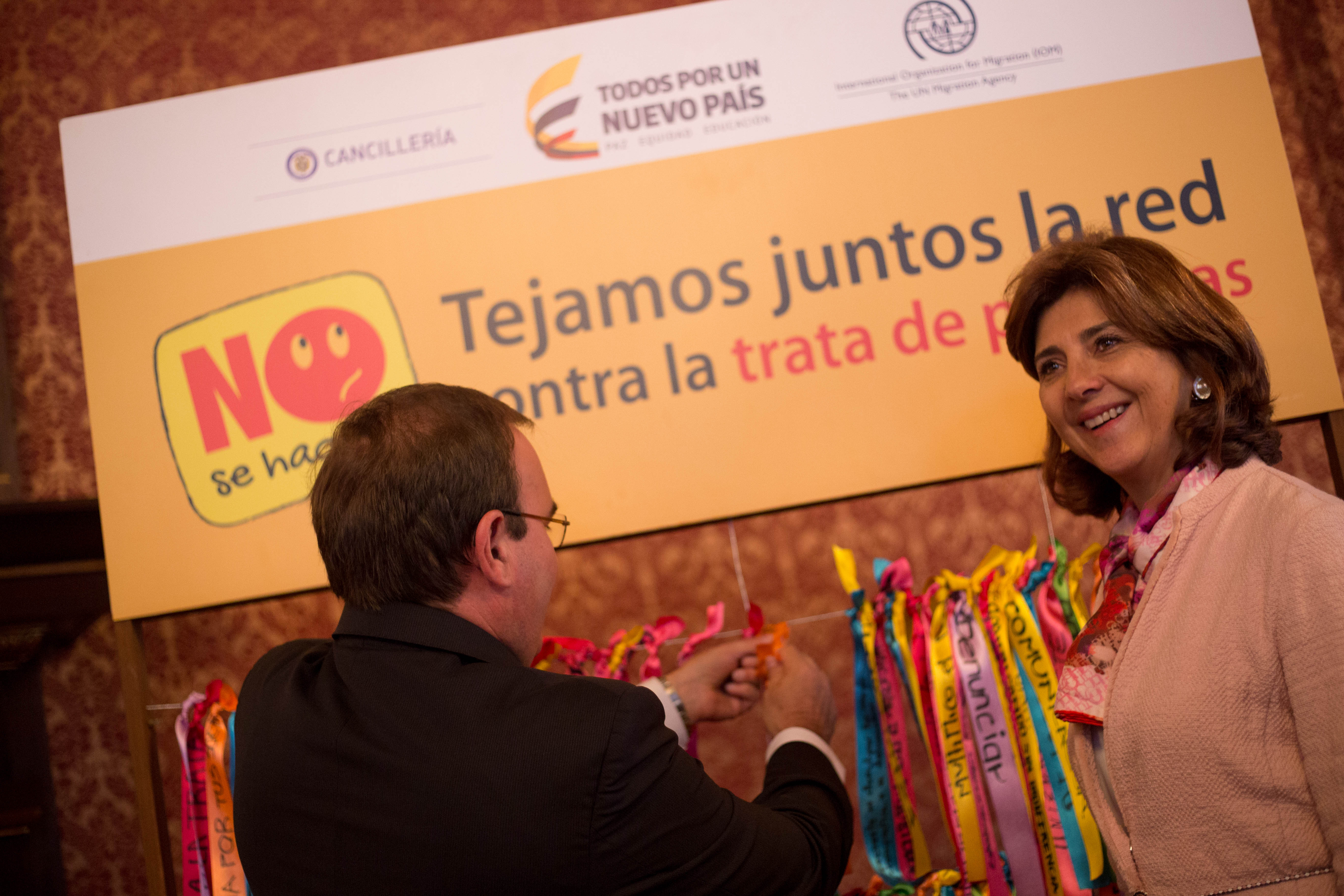 Con un llamado a denunciar, Canciller Holguín suscribió el compromiso contra la trata 