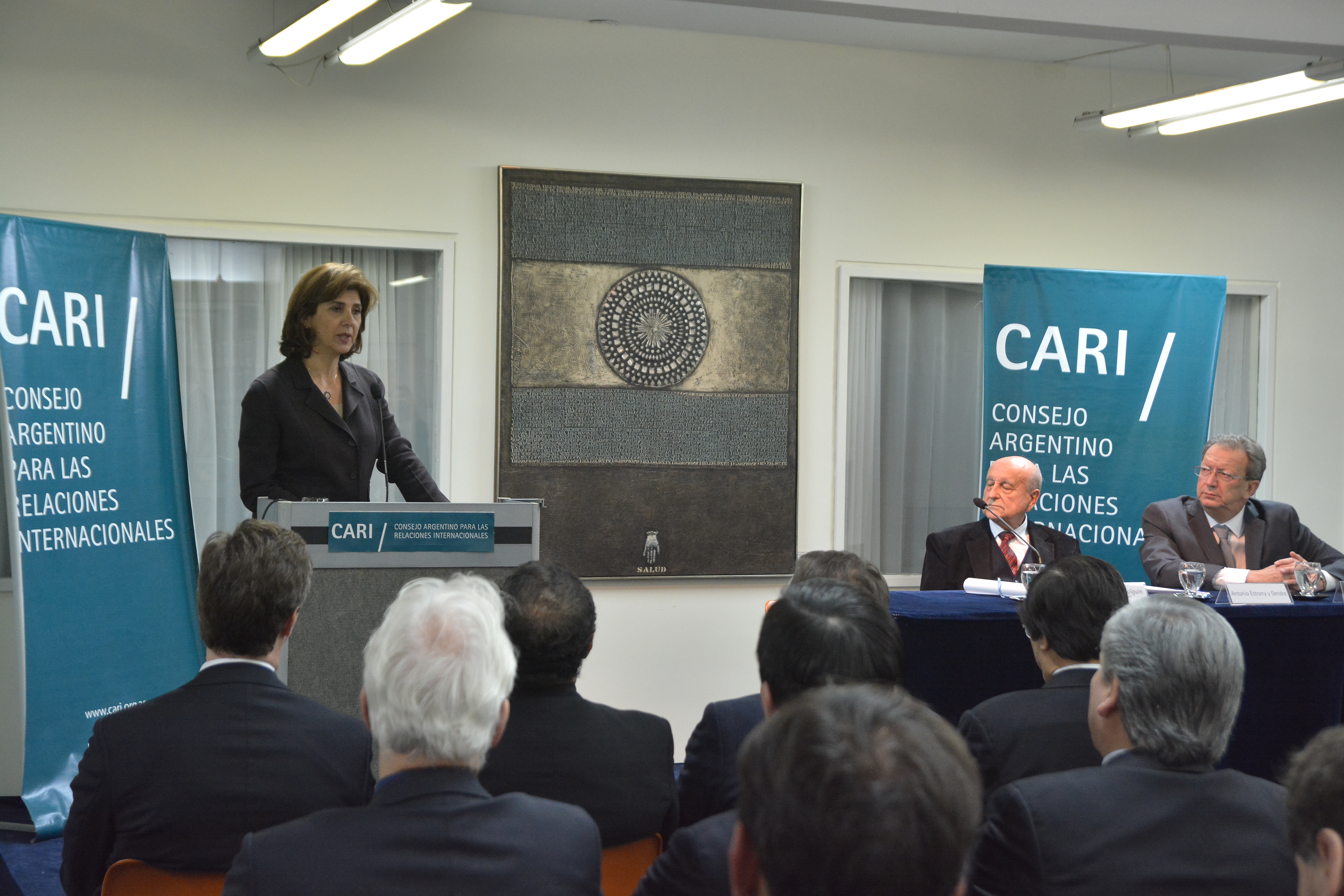 Ministra Holguín hizo una presentación sobre el desarrollo del proceso de paz y el relacionamiento externo del país durante la conferencia ‘La paz en Colombia, situación actual’