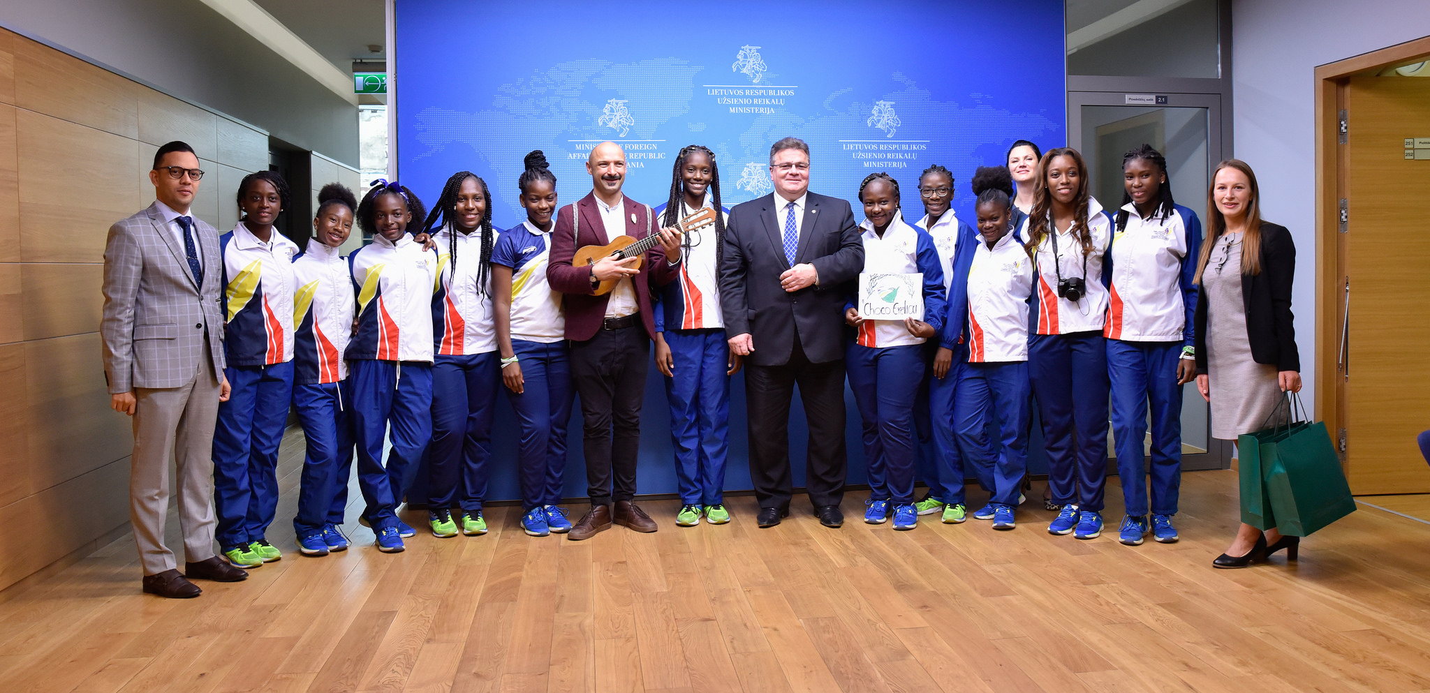 El Ministro de Relaciones de Exteriores de Lituania se encontró con deportistas chocoanas durante intercambio de Diplomacia Deportiva y Cultural