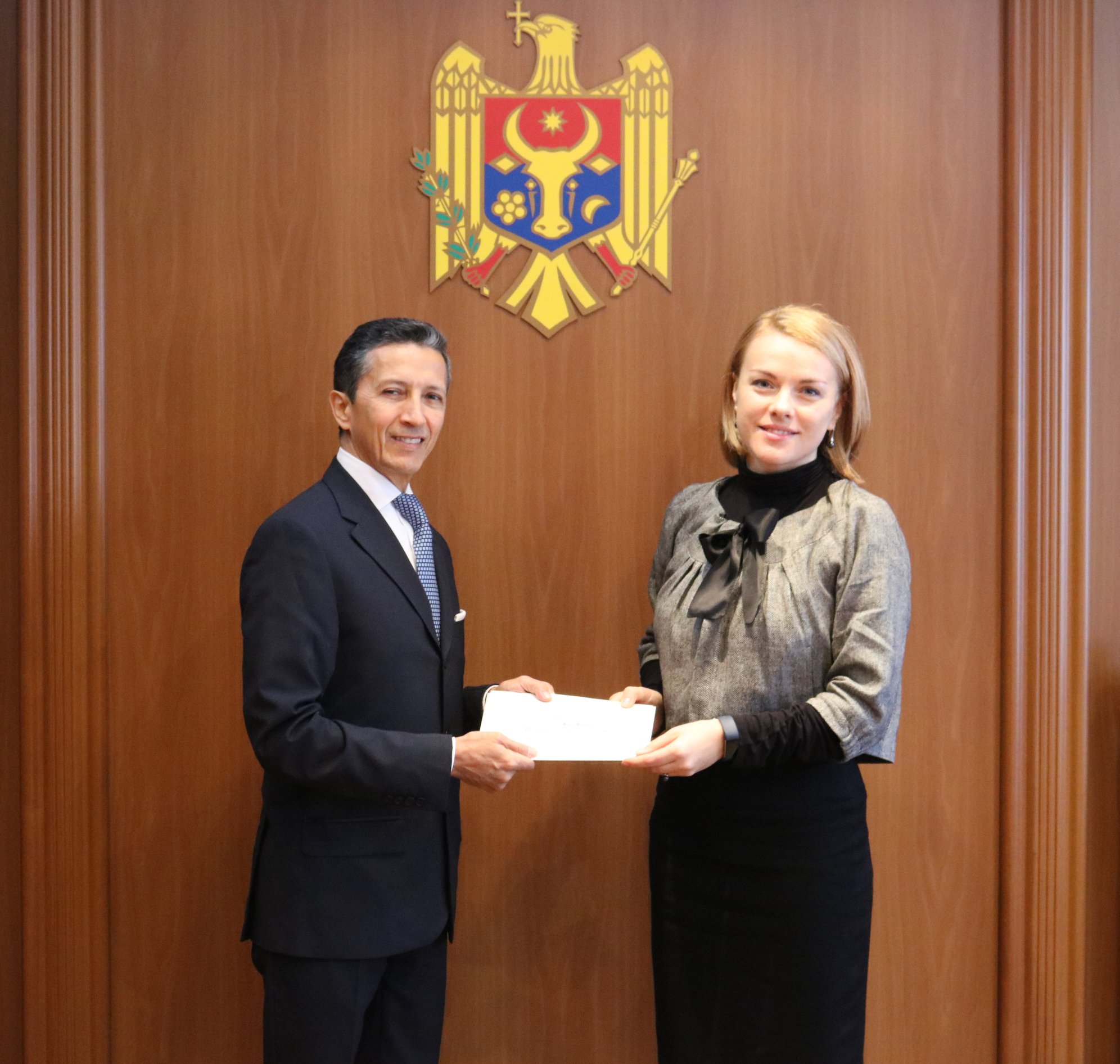 Embajador Javier Darío Higuera presentó copias de cartas credenciales ante la Secretaria de Estado del Ministerio de Asuntos Exteriores de Moldova, Tatiana Molcean