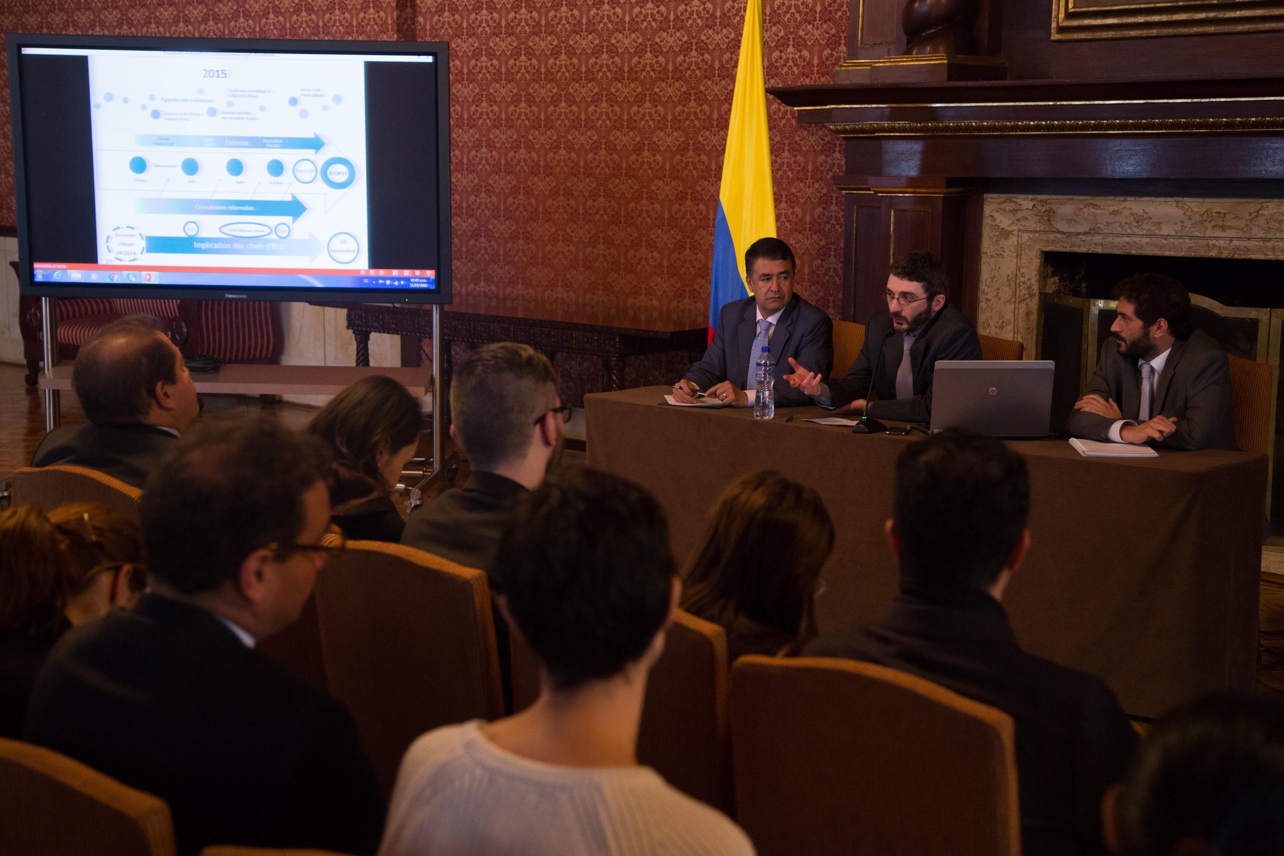 Con la participación del diplomático francés Olivier Fontan finalizó el ciclo de conferencias sobre el cambio climático y la COP 21