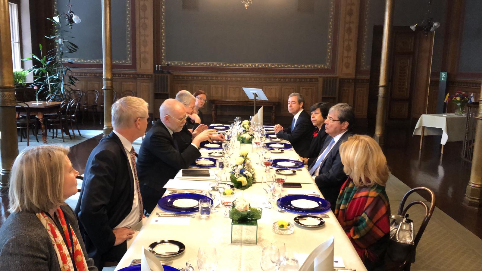 Segundo intercambio cultural entre Colombia y Finlandia, tema del encuentro entre el Canciller Carlos Holmes Trujillo y el Viceministro de Relaciones Exteriores, Matti Anttonen
