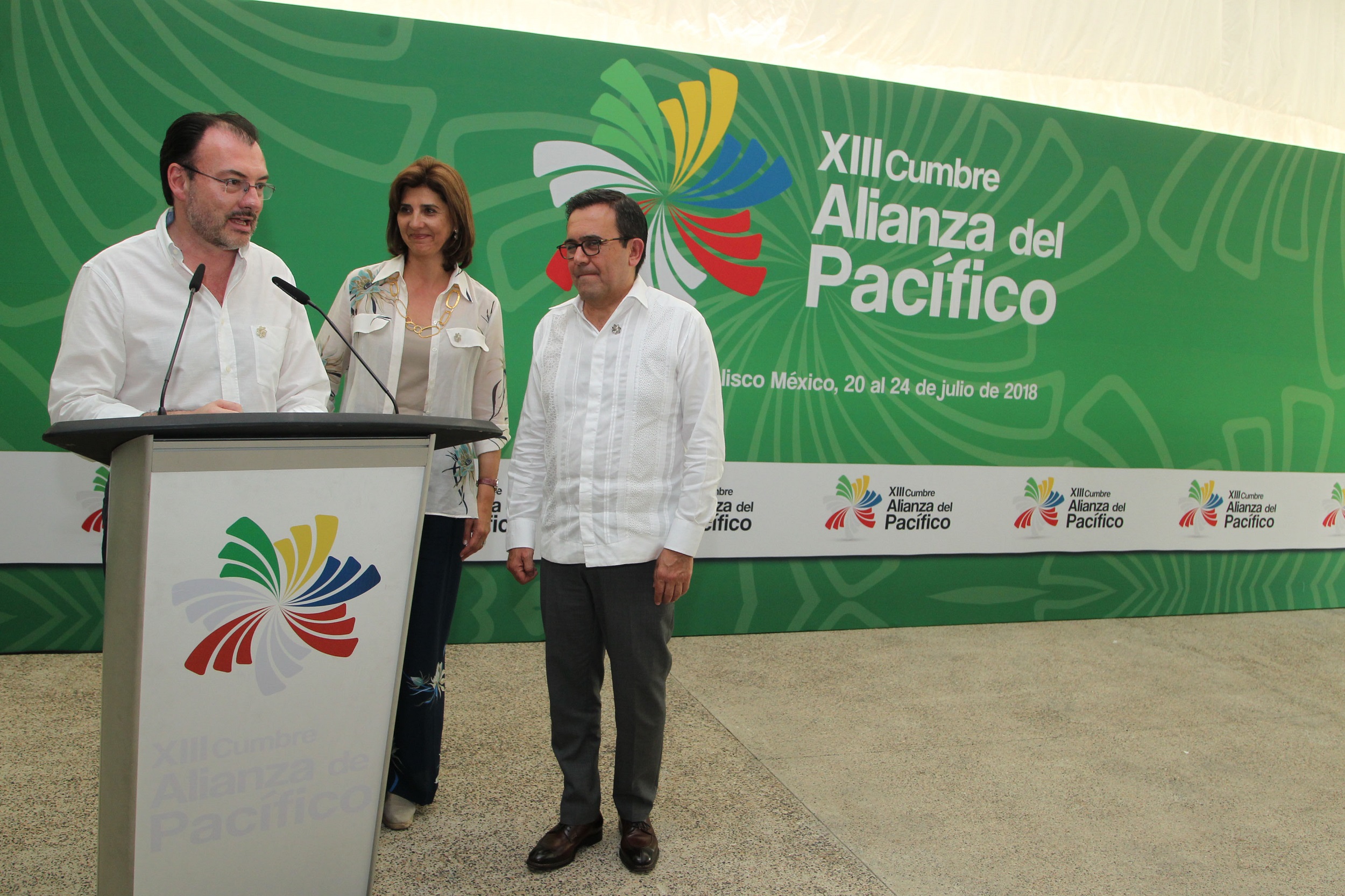 Secretario de Relaciones Exteriores de México, Luis Videgaray, rindió homenaje a la Canciller María Ángela Holguín, Ministra fundadora de la Alianza del Pacífico