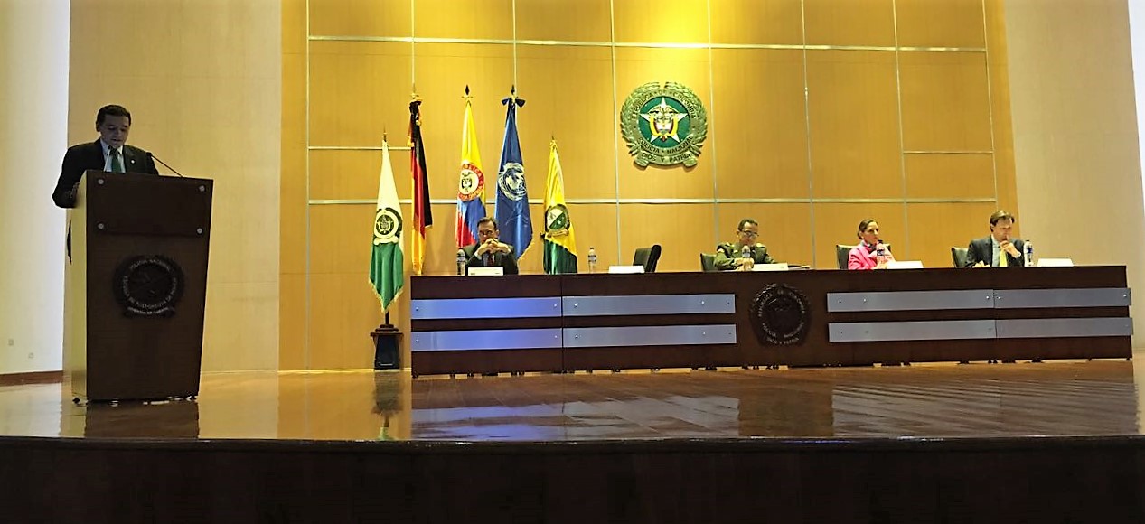 Colombia acoge la presentación del estudio sobre armas menos letales en América Latina y el Caribe, realizado por Unlirec