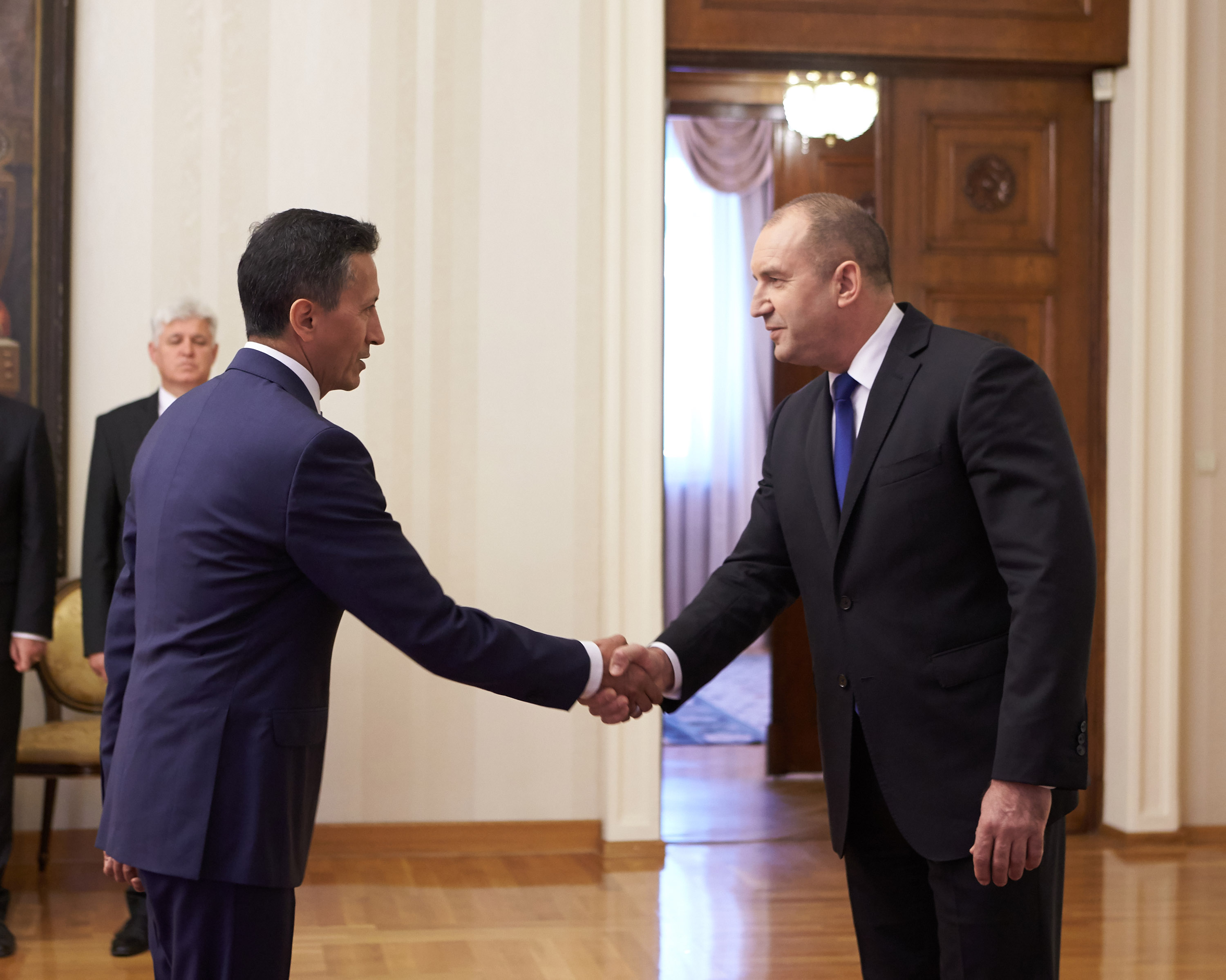 El Embajador Javier Higuera presentó cartas credenciales ante el presidente de Bulgaria, Rumen Radev