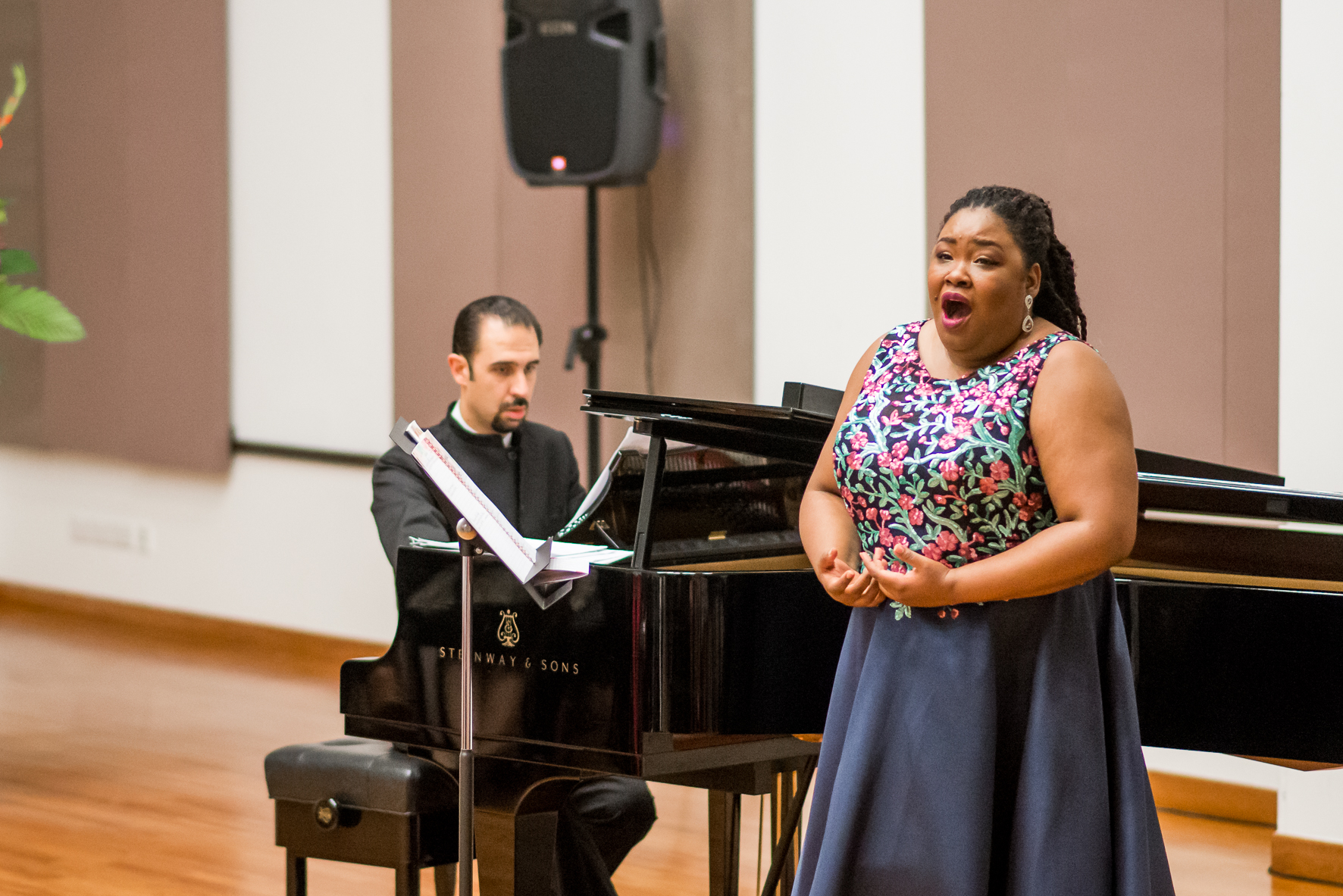 La Embajada de Colombia en Singapúr realiza exitosa presentación de la soprano Betty Garcés y el pianista Alejandro Roca