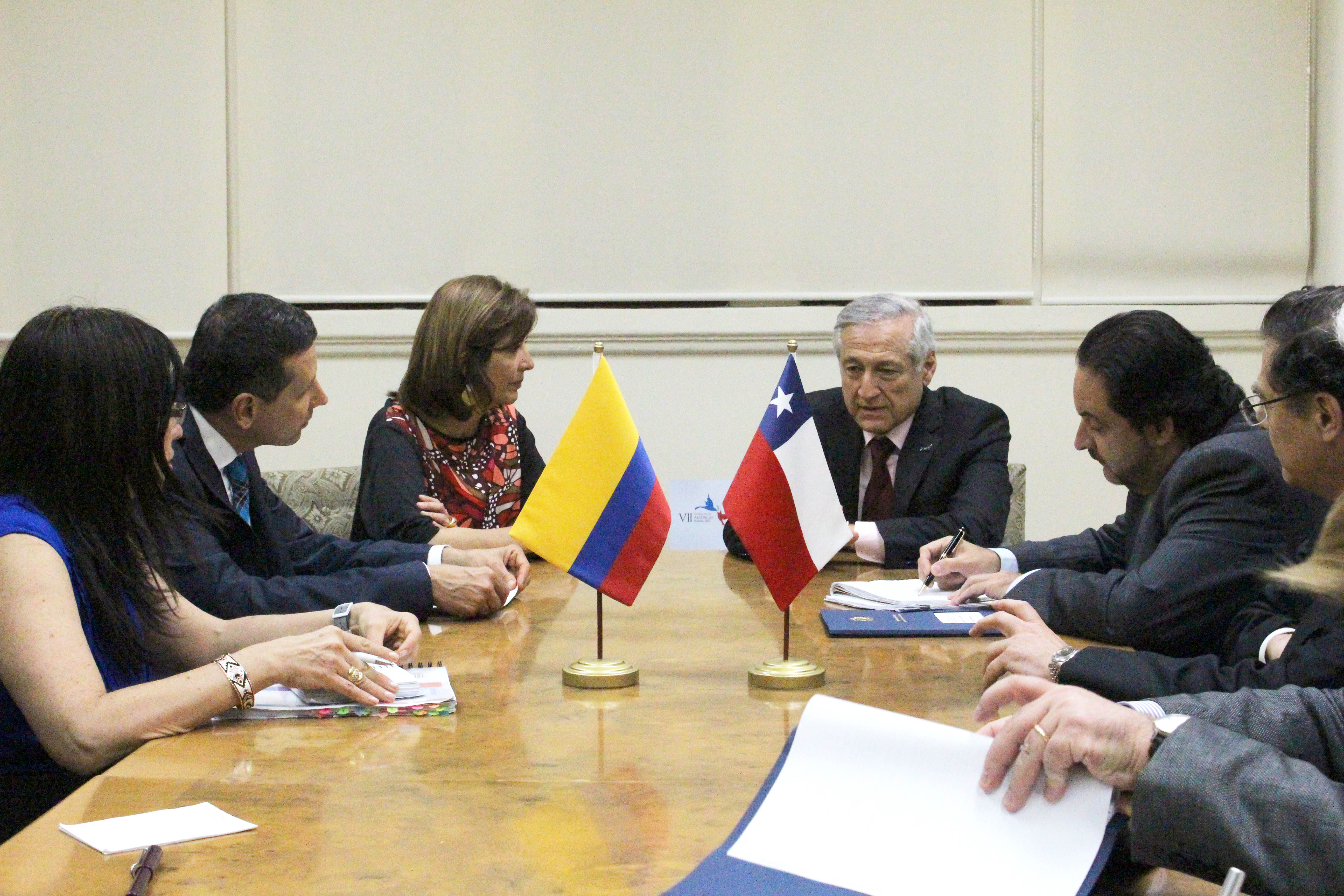 Cancilleres de Colombia y Chile, agenda bilateral, VII Cumbre de las Américas